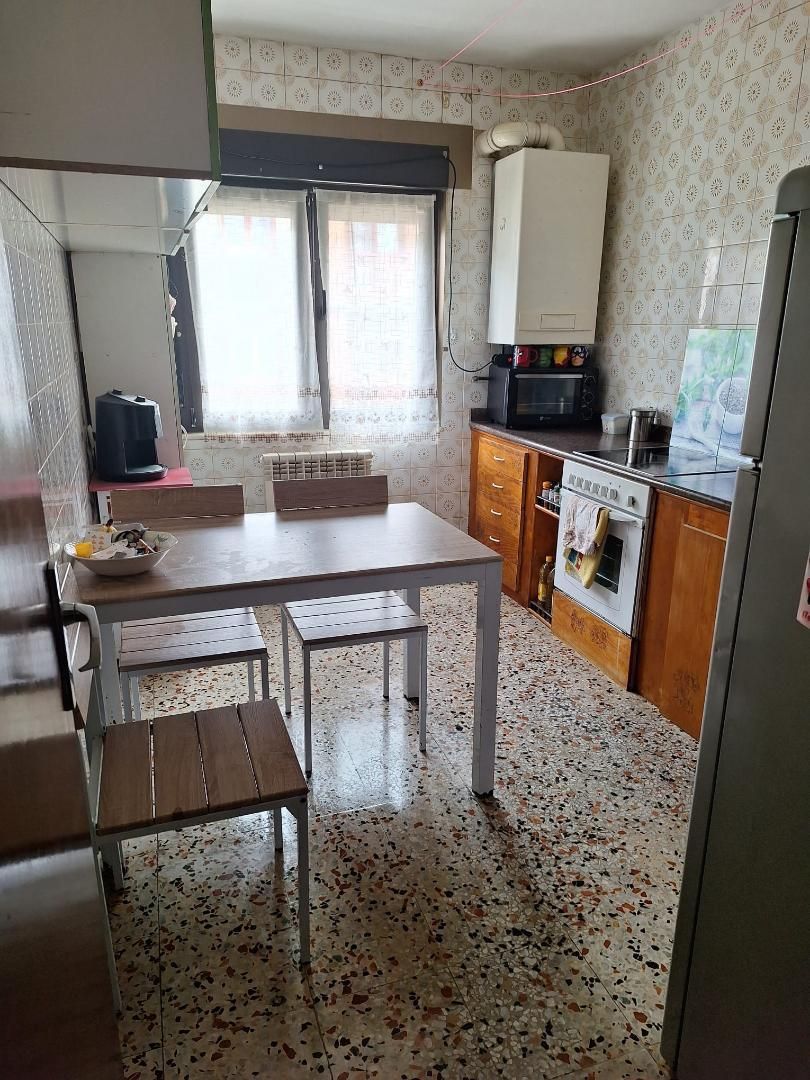 Flat to rent in Calle Ramón Bautista Clavería, 22, La Felguera Flat to rent in Calle Ramón Bautista Clavería, 22, La Felguera