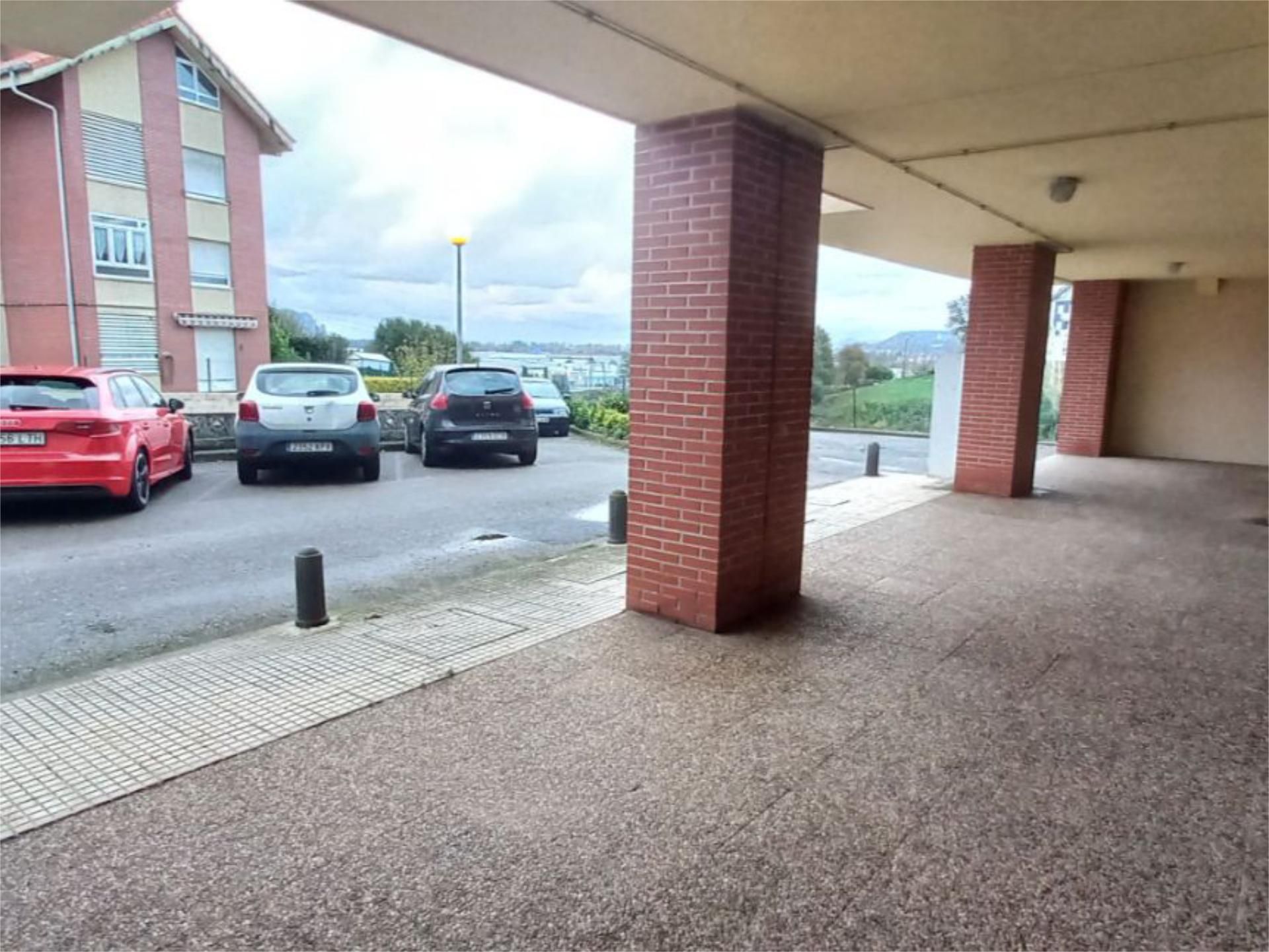 Aparcament de Pis en venda en Bárcena de Cicero amb Balcó