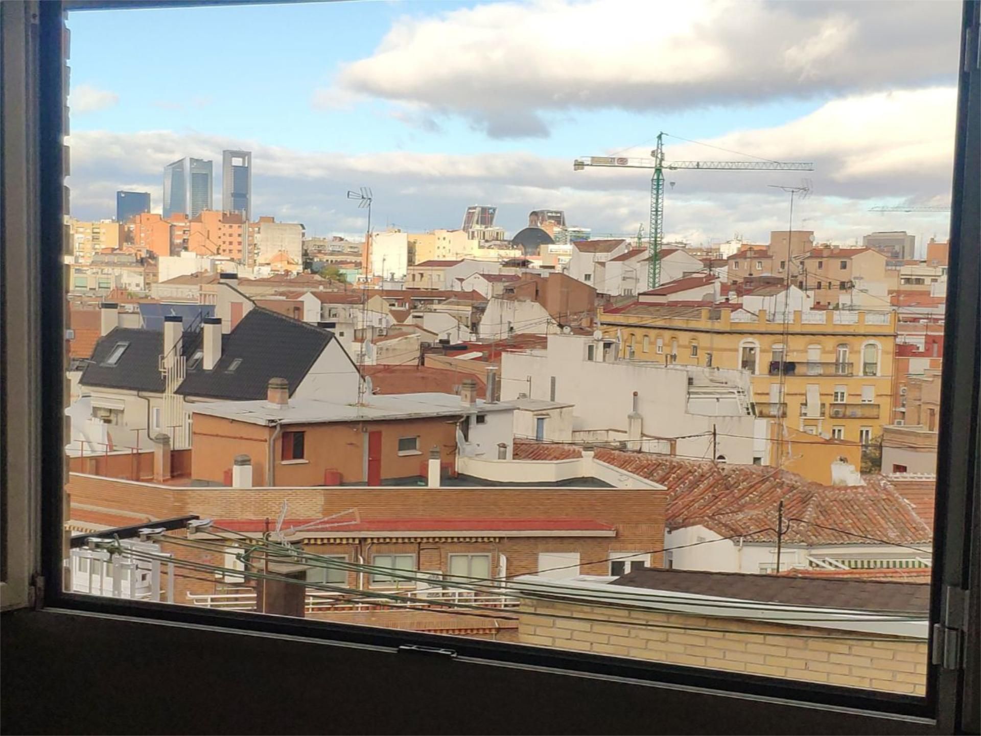 Vista exterior de Piso en venta en  Madrid Capital con Aire acondicionado, Calefacción y Parquet
