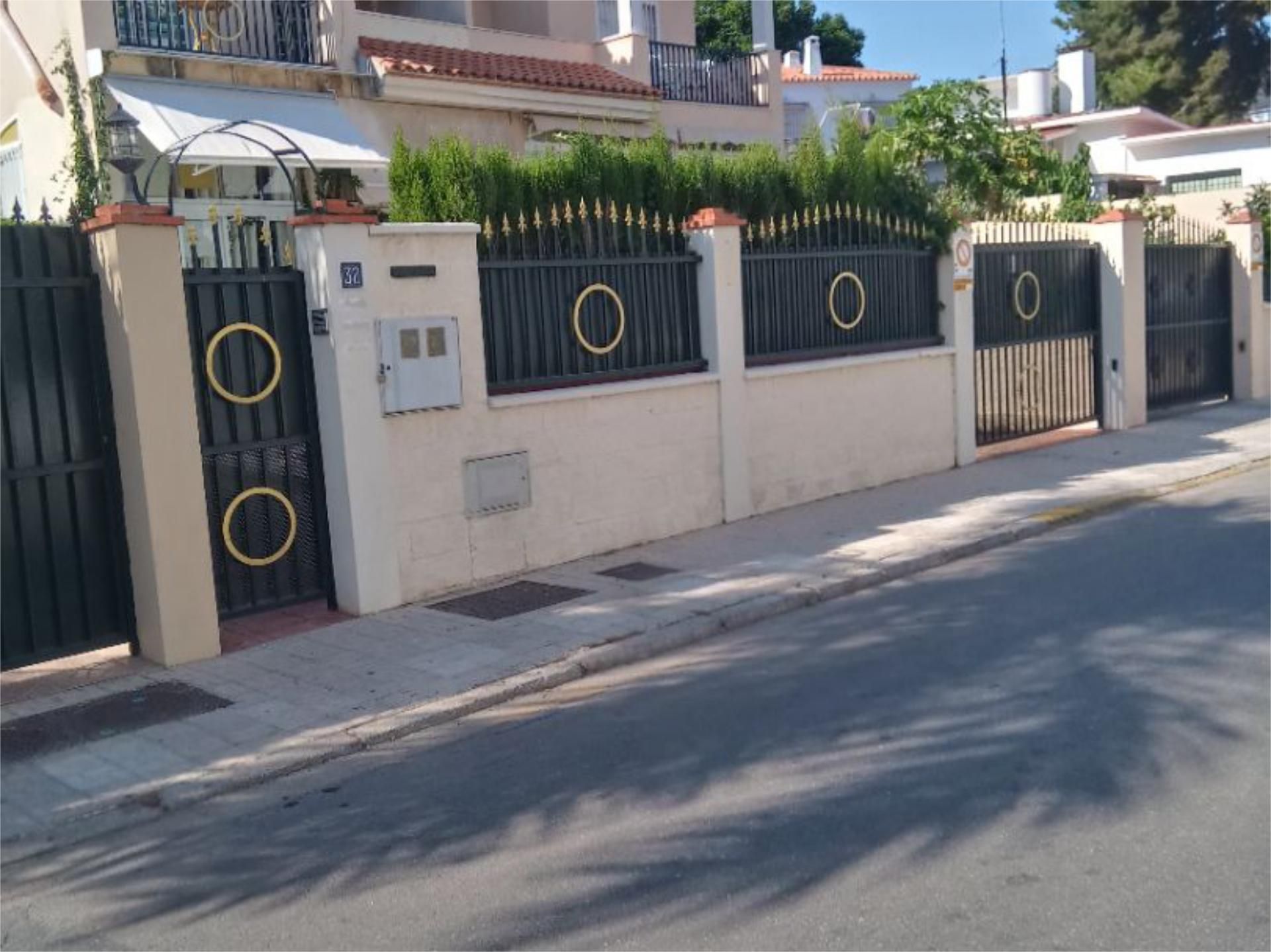 House or chalet for sale in Calle Don Juan Manuel, 32, Montemar Exterior view of House or chalet for sale in Torremolinos with Private garden, Parquet flooring and Terrace