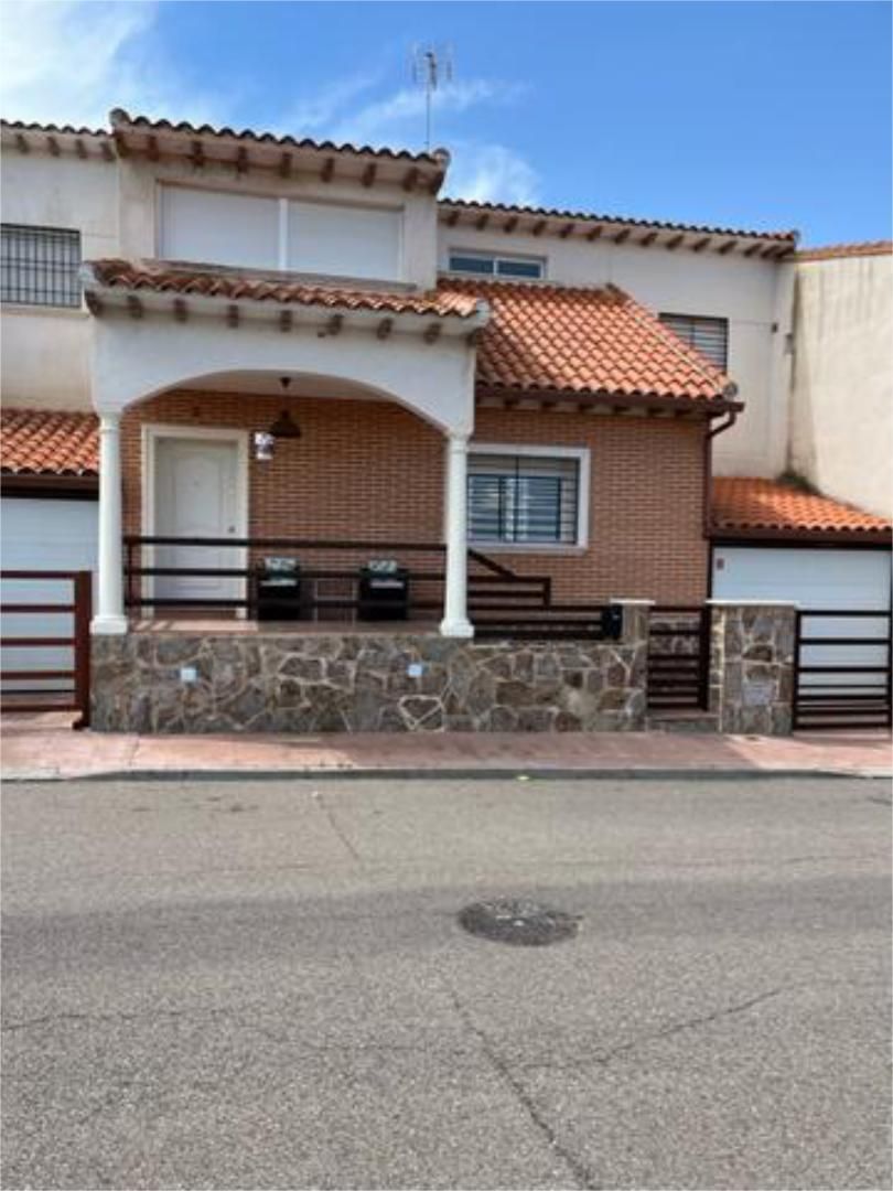 Exterior view of Single-family semi-detached to rent in Escalonilla