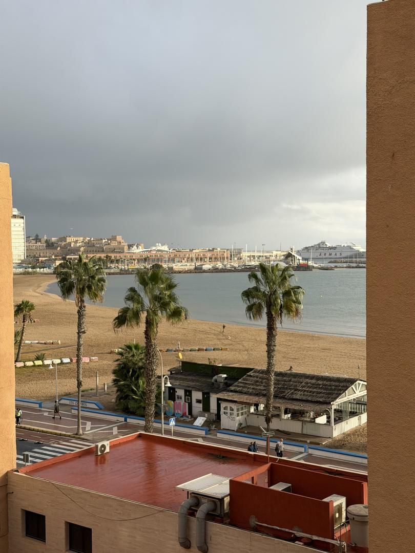 Piso en venta en Calle Teniente Morán, 29, El Industrial