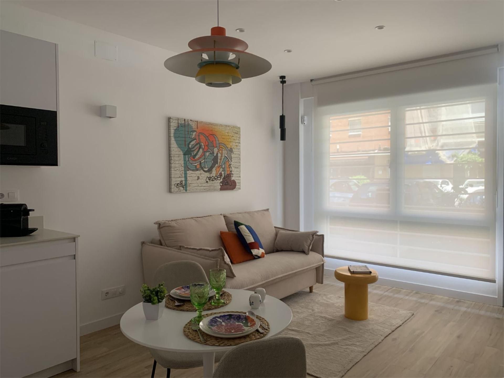 Sala d'estar de Pis en venda en  Madrid Capital amb Aire condicionat, Calefacció i Moblat