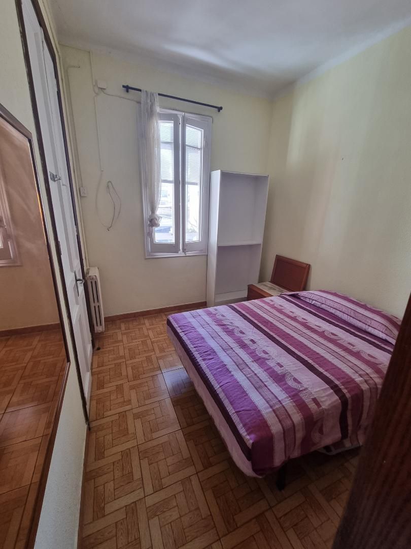 Flat to share in Carrer d'Aragó, 104, La Nova Esquerra de l'Eixample Bedroom of Flat to share in Barcelona Capital with Heating, Parquet flooring and Terrace