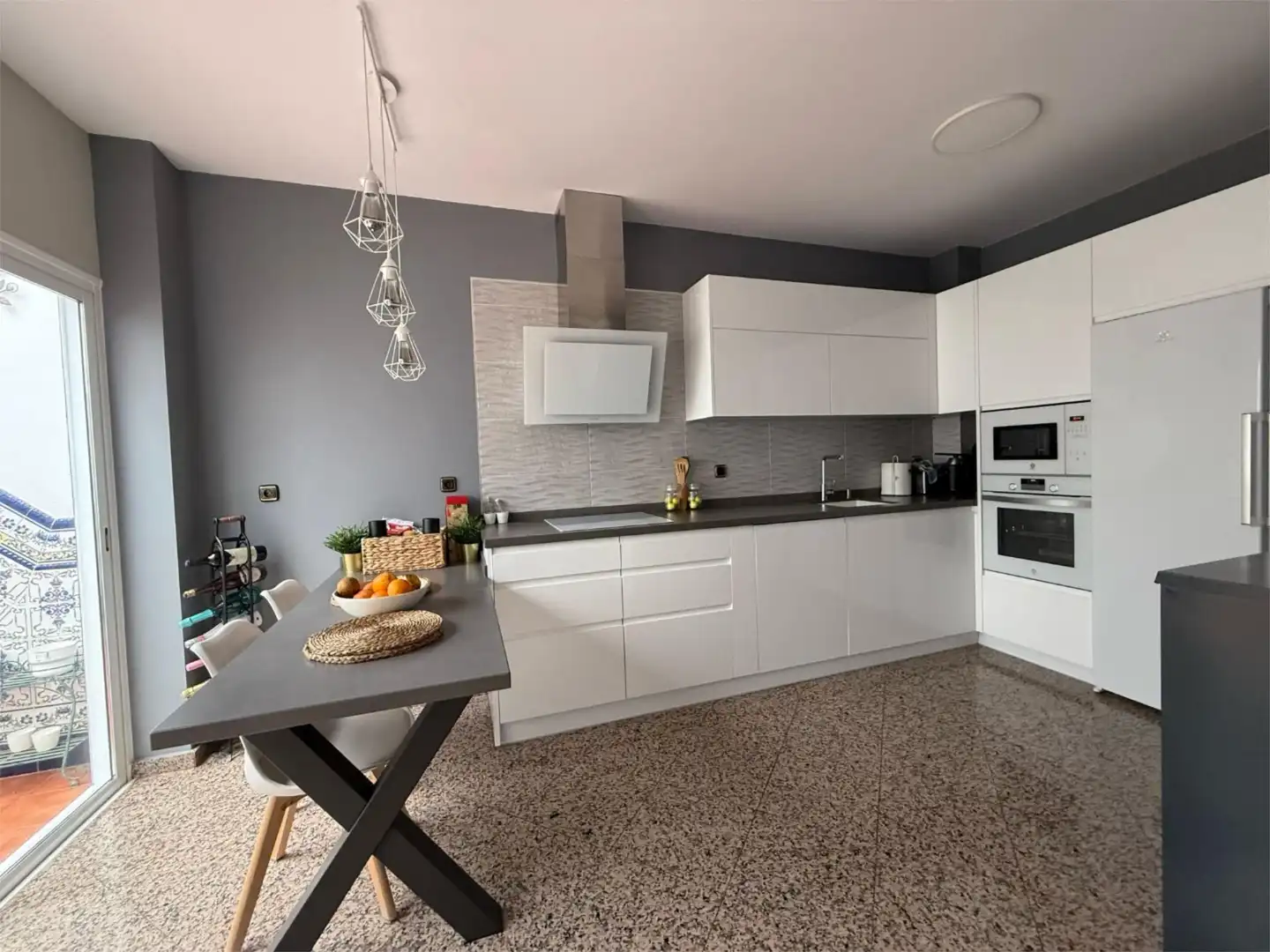 Kitchen of Detached homes for sale in Alcalá de Guadaira  with Air Conditioner, Terrace and Balcony