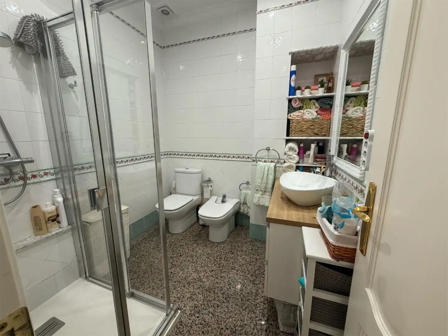 Bathroom of Detached homes for sale in Alcalá de Guadaira  with Air Conditioner, Terrace and Balcony