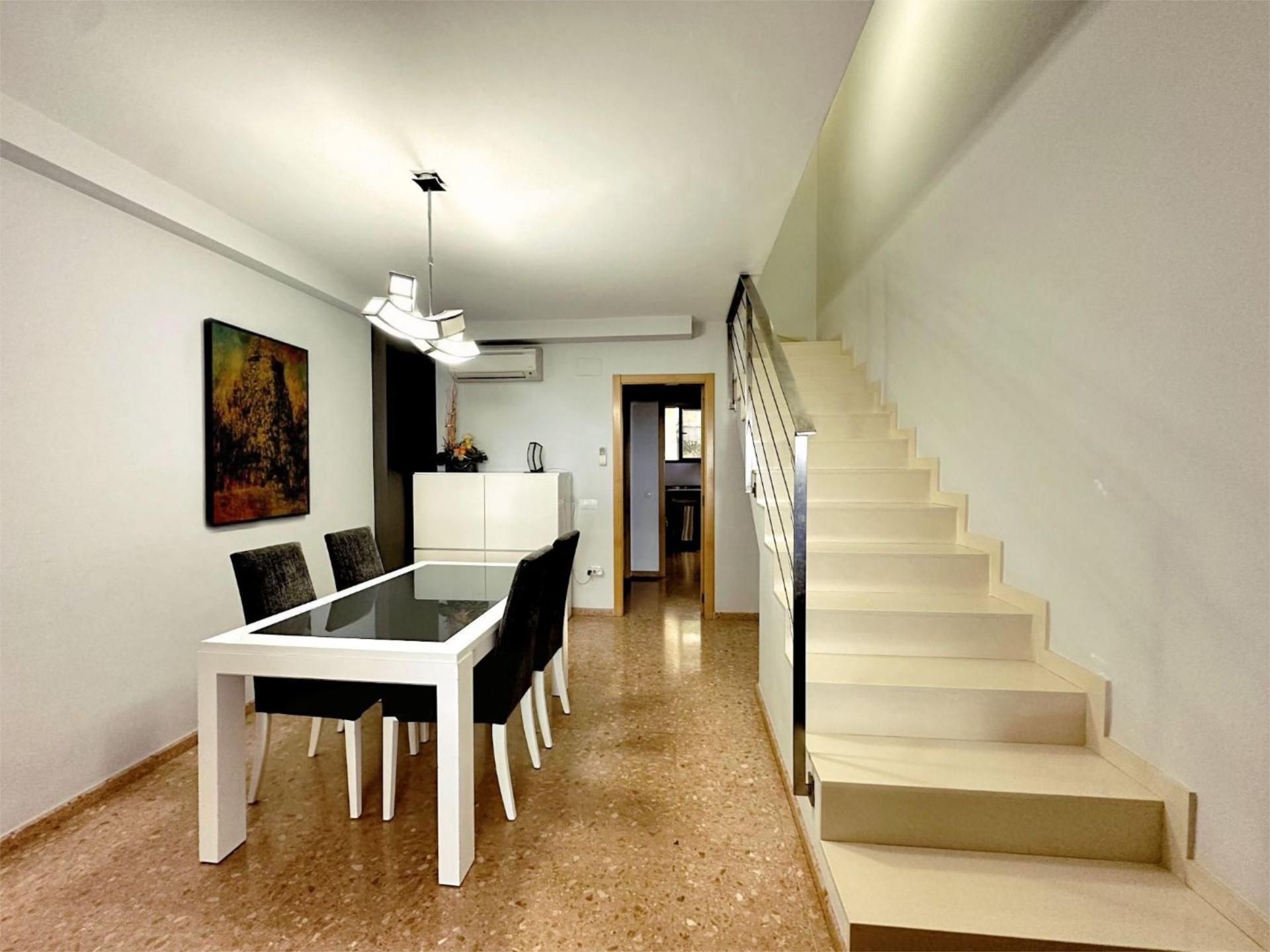 Menjador de Casa adosada en venda en Castelló de Rugat amb Aire condicionat, Terrassa i Balcó