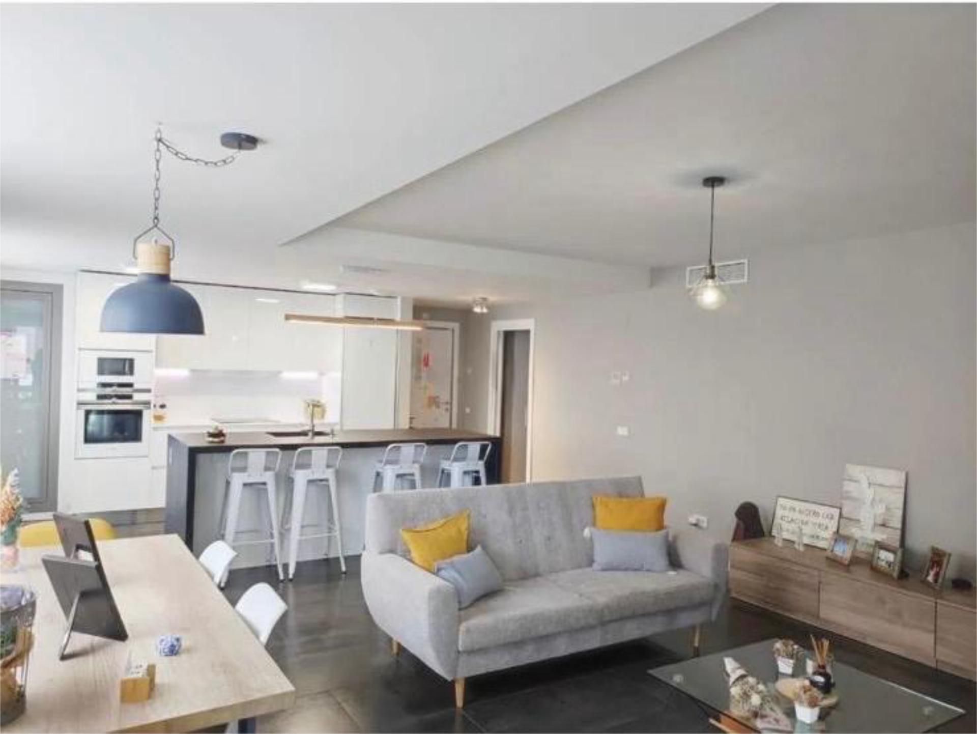 Sala de estar de Piso de alquiler en San Sebastián de los Reyes con Aire acondicionado, Terraza y Piscina