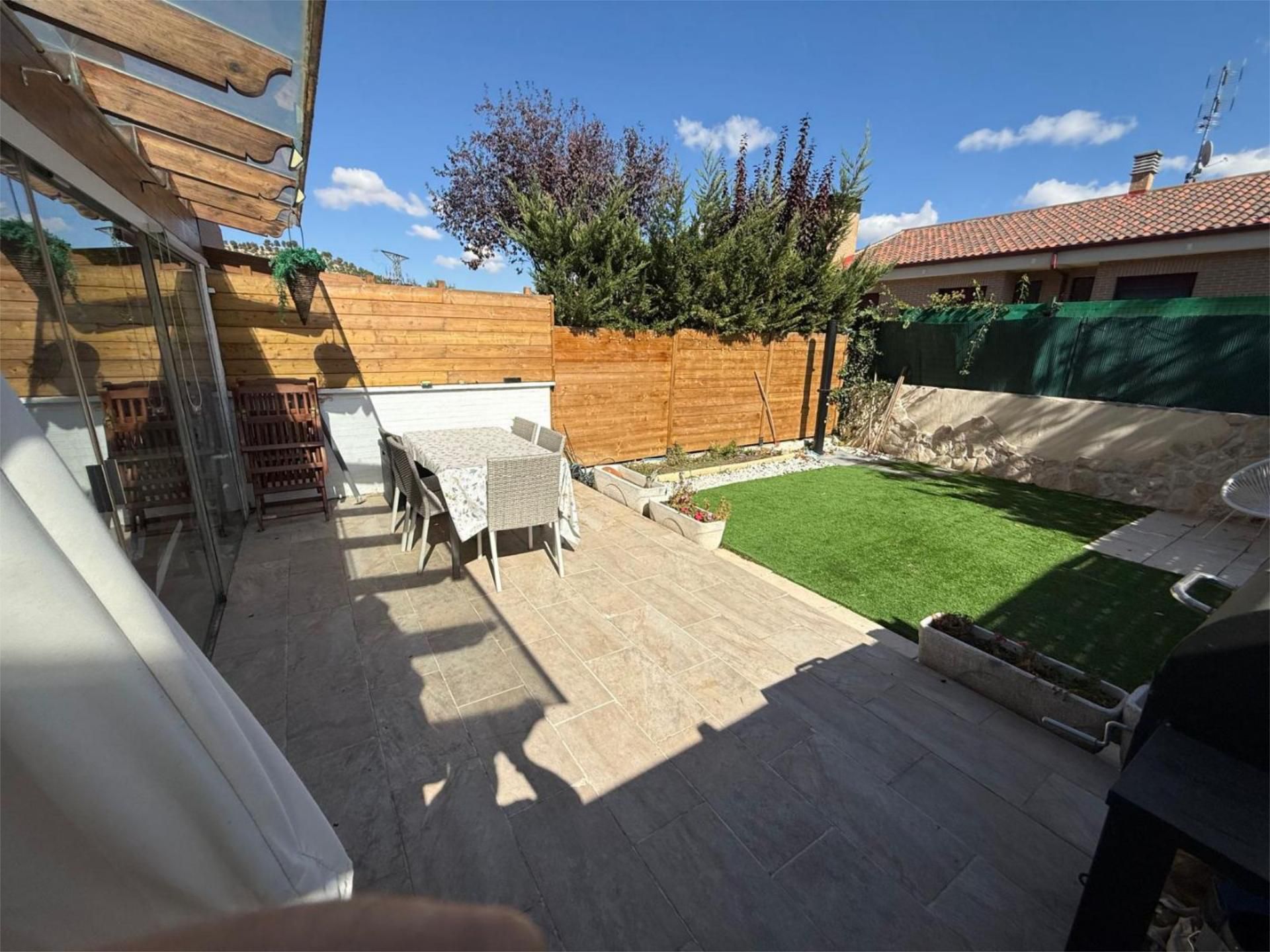 Casa adosada en venda a Simancas Terrassa de Casa adosada en venda en Simancas amb Terrassa