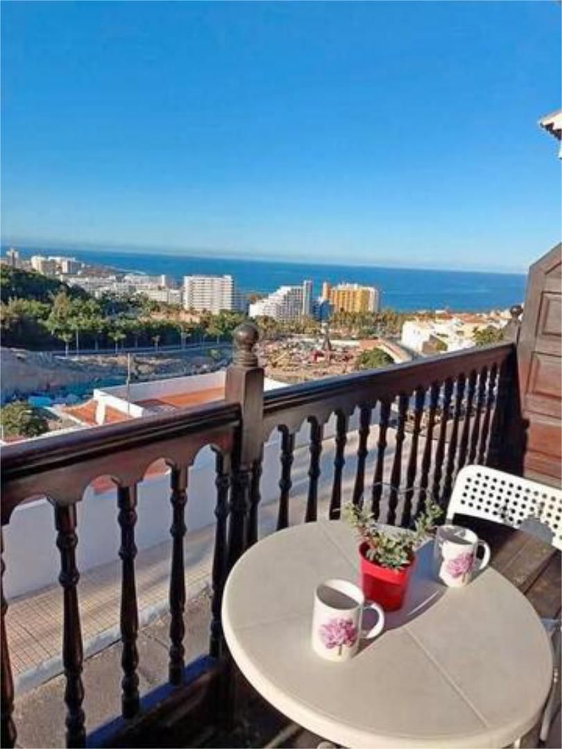 Apartament en venda a San Eugenio Alto Vista exterior de Apartament en venda en Adeje amb Terrassa