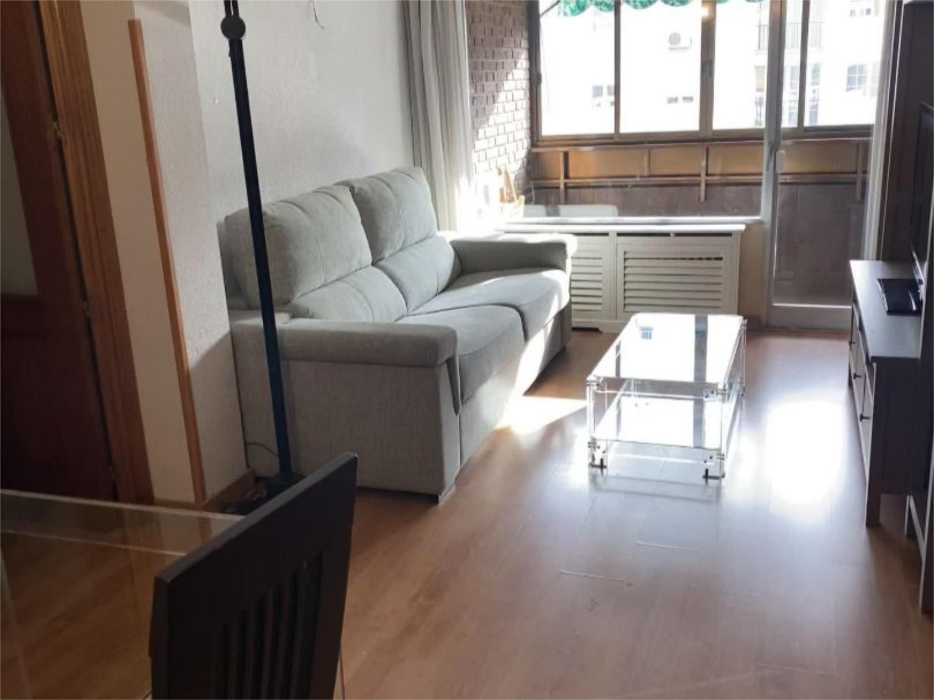 Flat to rent in Avenida del General Perón, 2, Cuatro Caminos - Azca Living room of Flat to rent in Madrid Capital with Air Conditioner, Heating and Parquet flooring