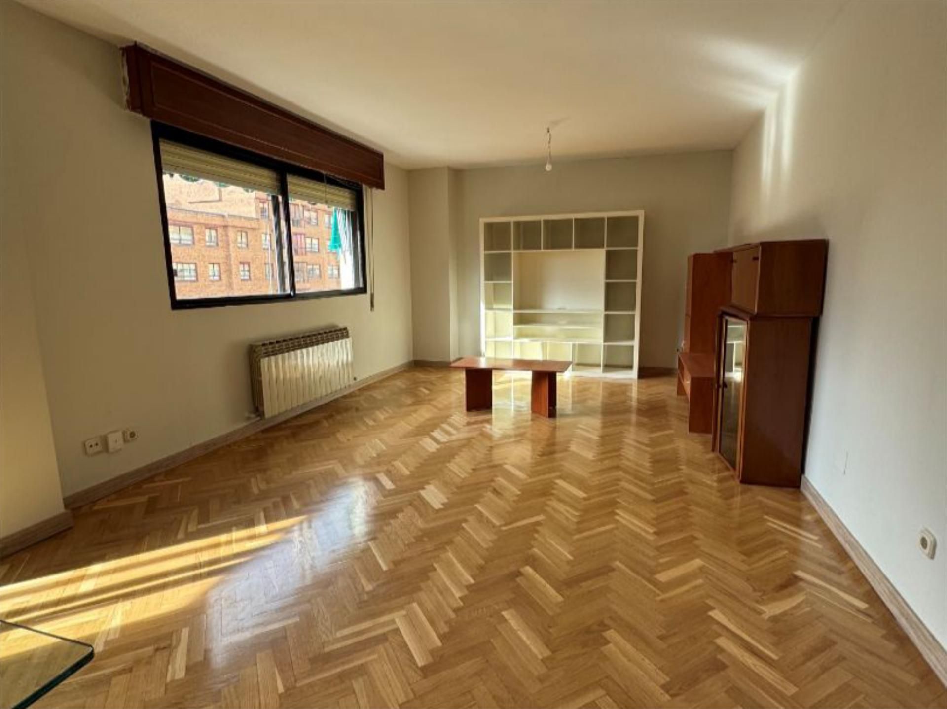 Pis de lloguer a Calle de José Garrote Tebar, 16, Parquesol