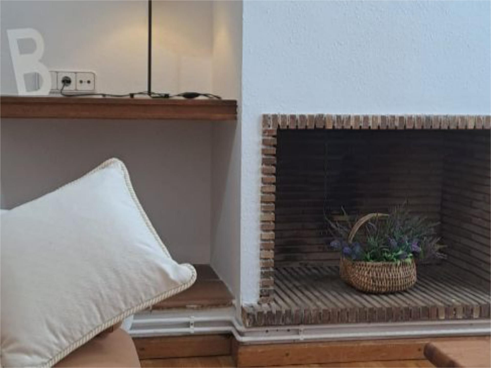 Sala d'estar de Pis de lloguer en Rialp amb Calefacció, Parquet i Terrassa