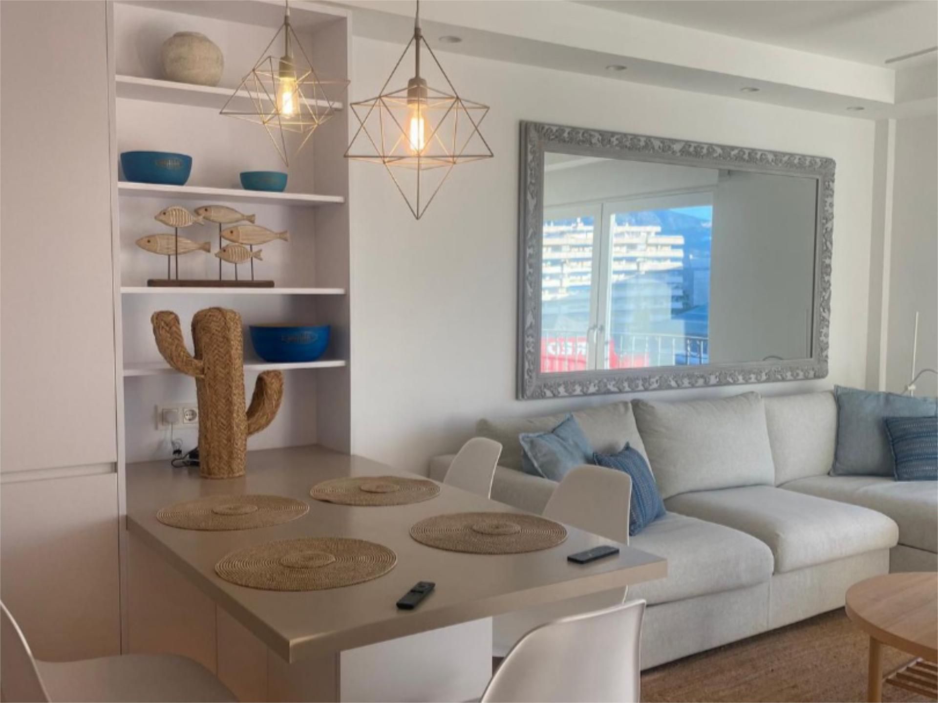 Living room of Flat to rent in Marbella  with Air Conditioner, Terrace and Balcony