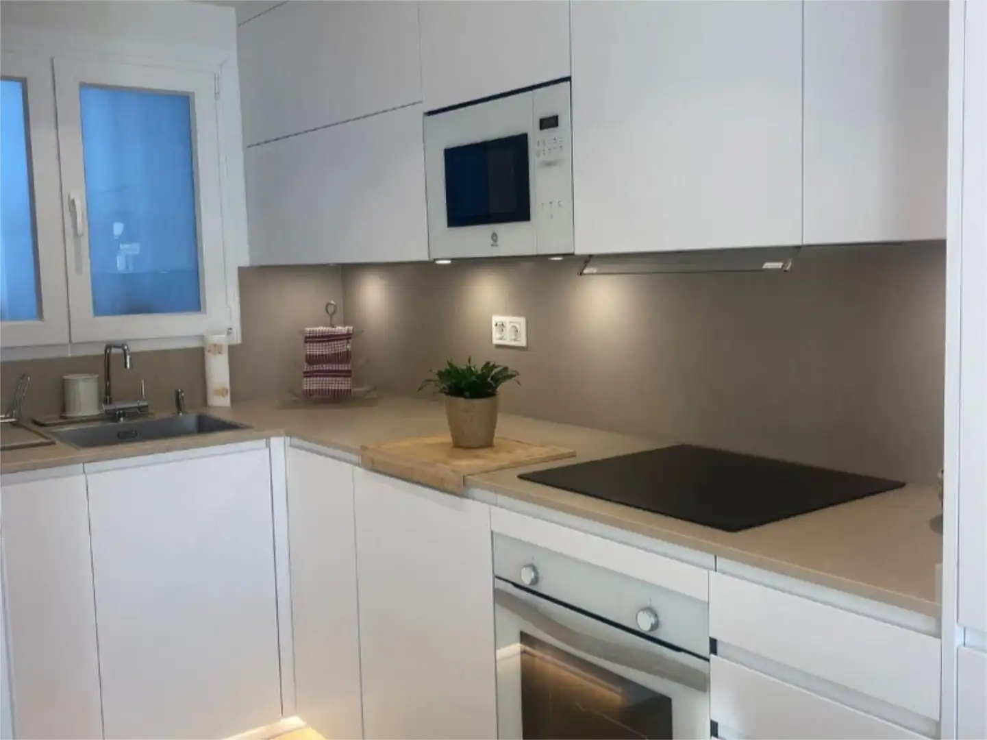 Flat for rent in Avenida de Julio Iglesias, 69, Puerto Banús Flat for rent in Avenida de Julio Iglesias, 69, Puerto Banús