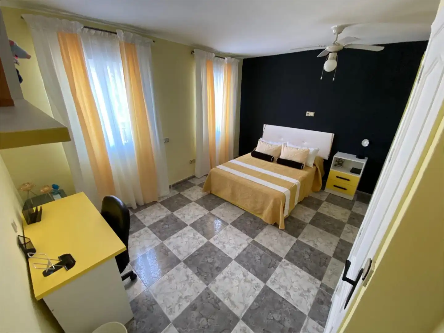 Habitación de Casa adosada en venta en Rus con Aire acondicionado, Calefacción y Terraza