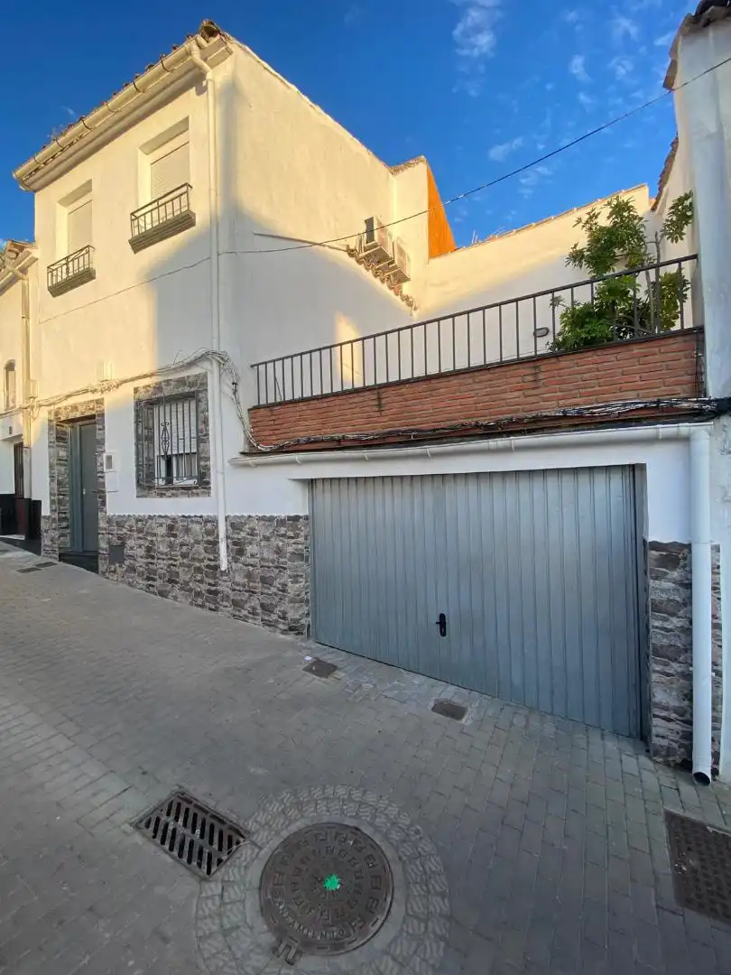 Vista exterior de Casa adosada en venta en Rus con Aire acondicionado, Calefacción y Terraza