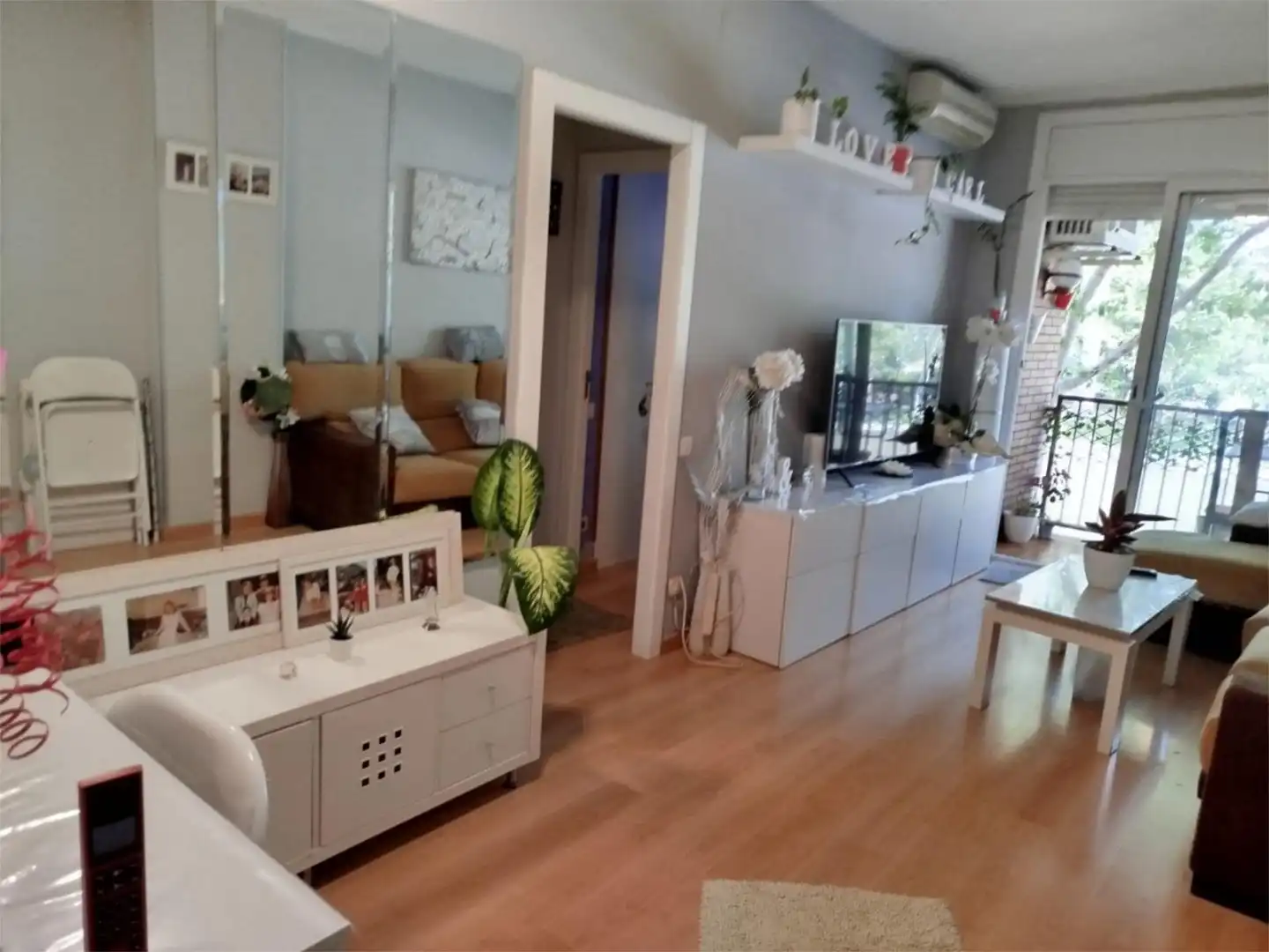 Habitación en Passeig de Pujades, 9, Sant Pere, Sta. Caterina i la Ribera Sala de estar de Piso para compartir en Barcelona con Aire acondicionado, Calefacción y Parquet