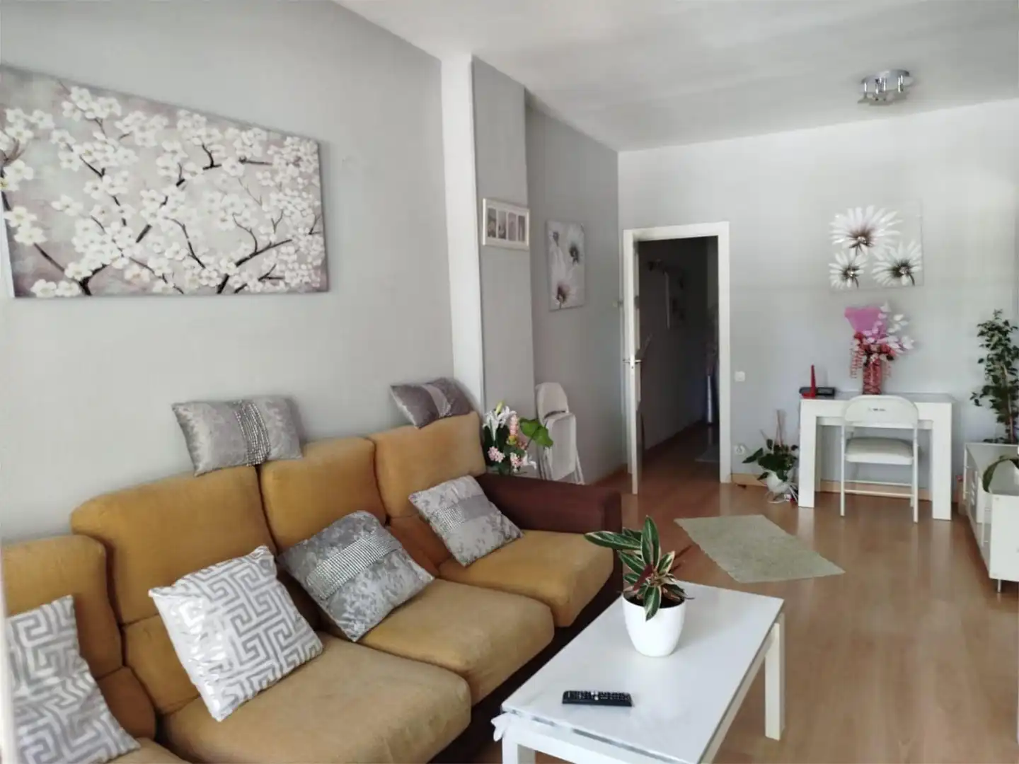 Habitación en Passeig de Pujades, 9, Sant Pere, Sta. Caterina i la Ribera Sala de estar de Piso para compartir en Barcelona con Aire acondicionado, Calefacción y Parquet