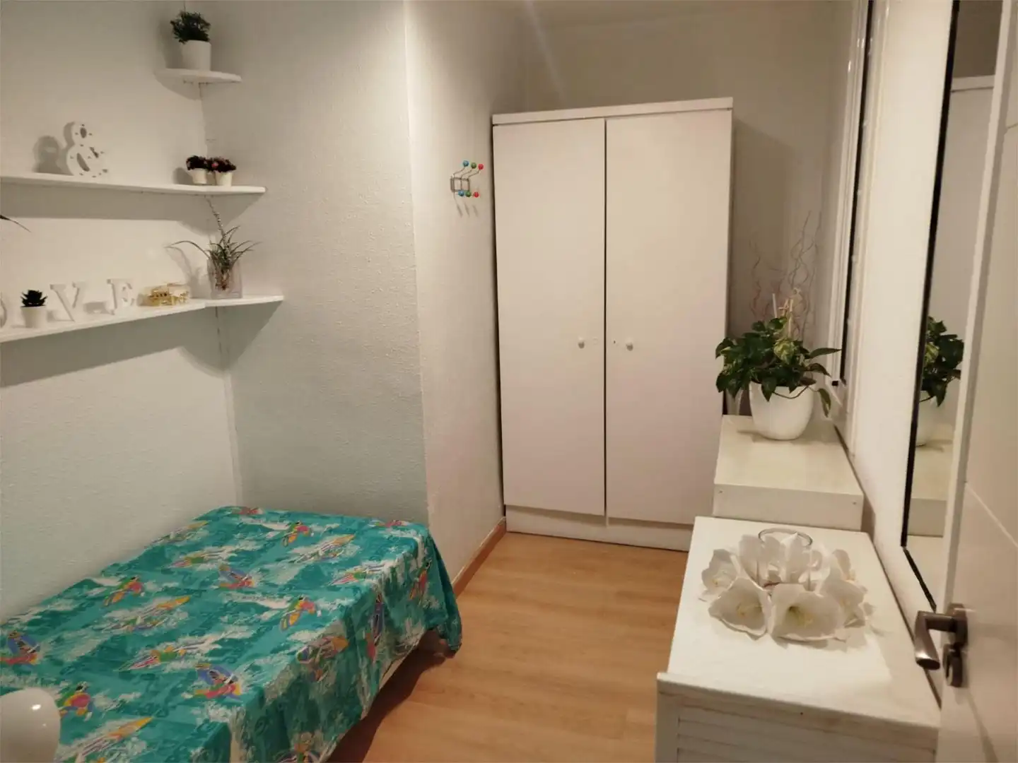 Habitación en Passeig de Pujades, 9, Sant Pere, Sta. Caterina i la Ribera Habitación de Piso para compartir en Barcelona con Aire acondicionado, Calefacción y Parquet