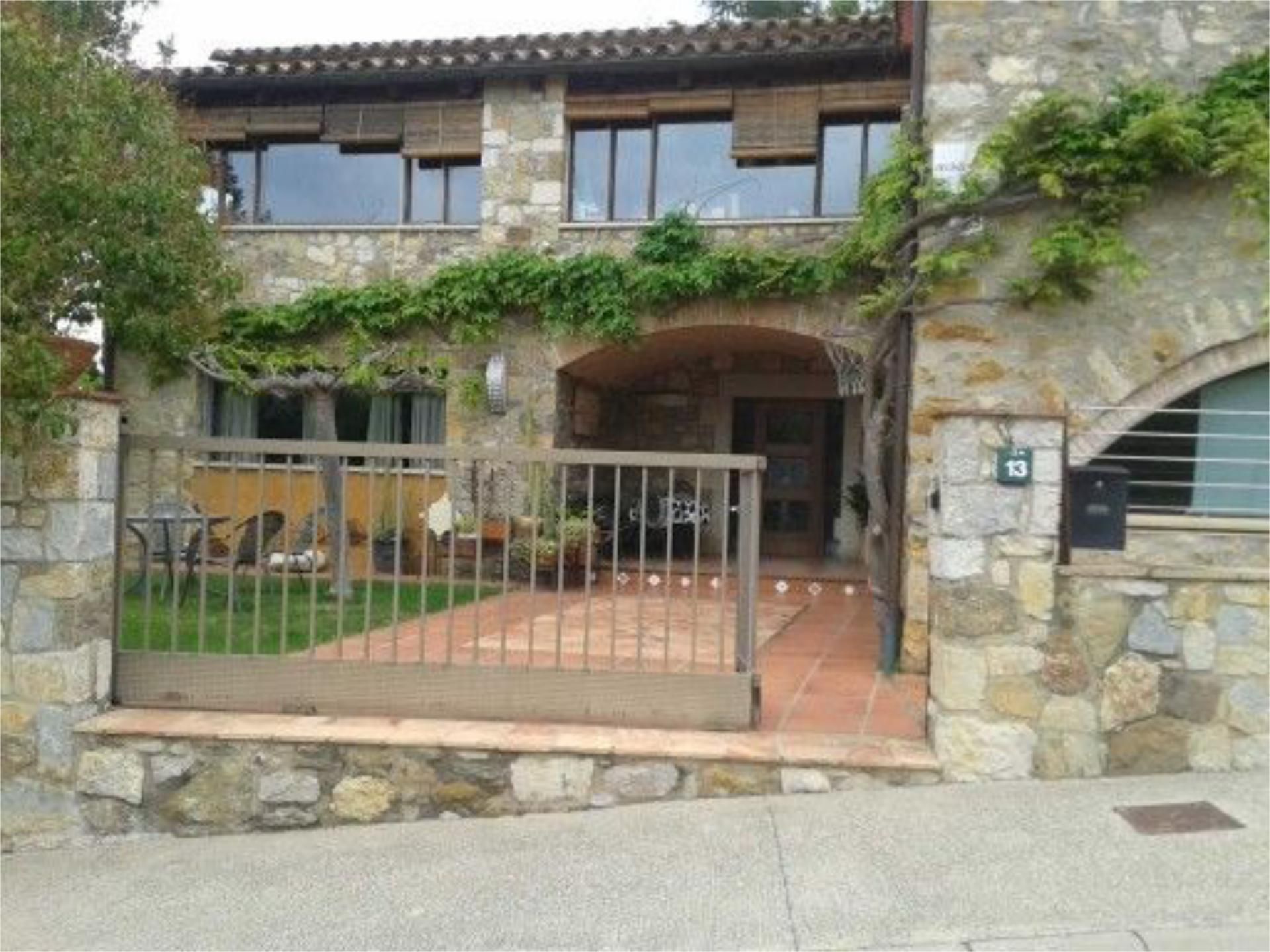 Finca rústica de alquiler en Celrà con Calefacción, Jardín privado y Trastero