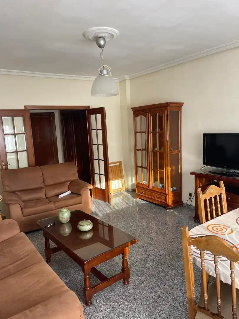 Room in Calle Francisco Luján, Santa Marina