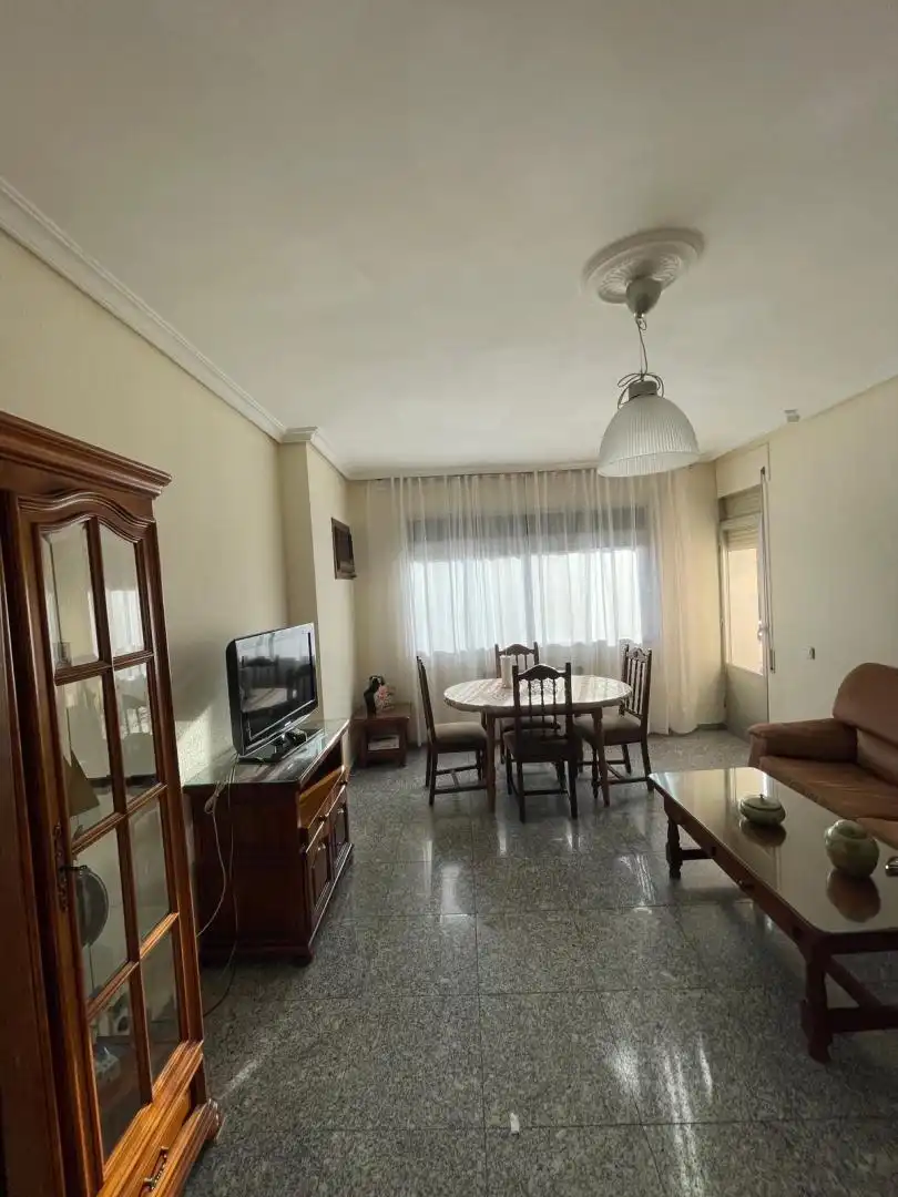 Room in Calle Francisco Luján, Santa Marina