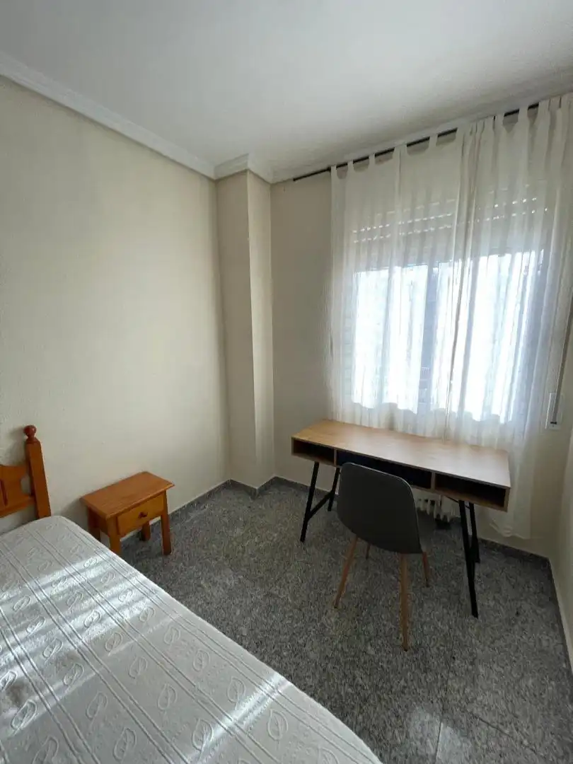Room in Calle Francisco Luján, Santa Marina