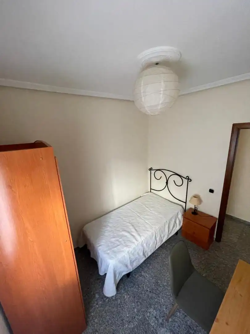 Room in Calle Francisco Luján, Santa Marina