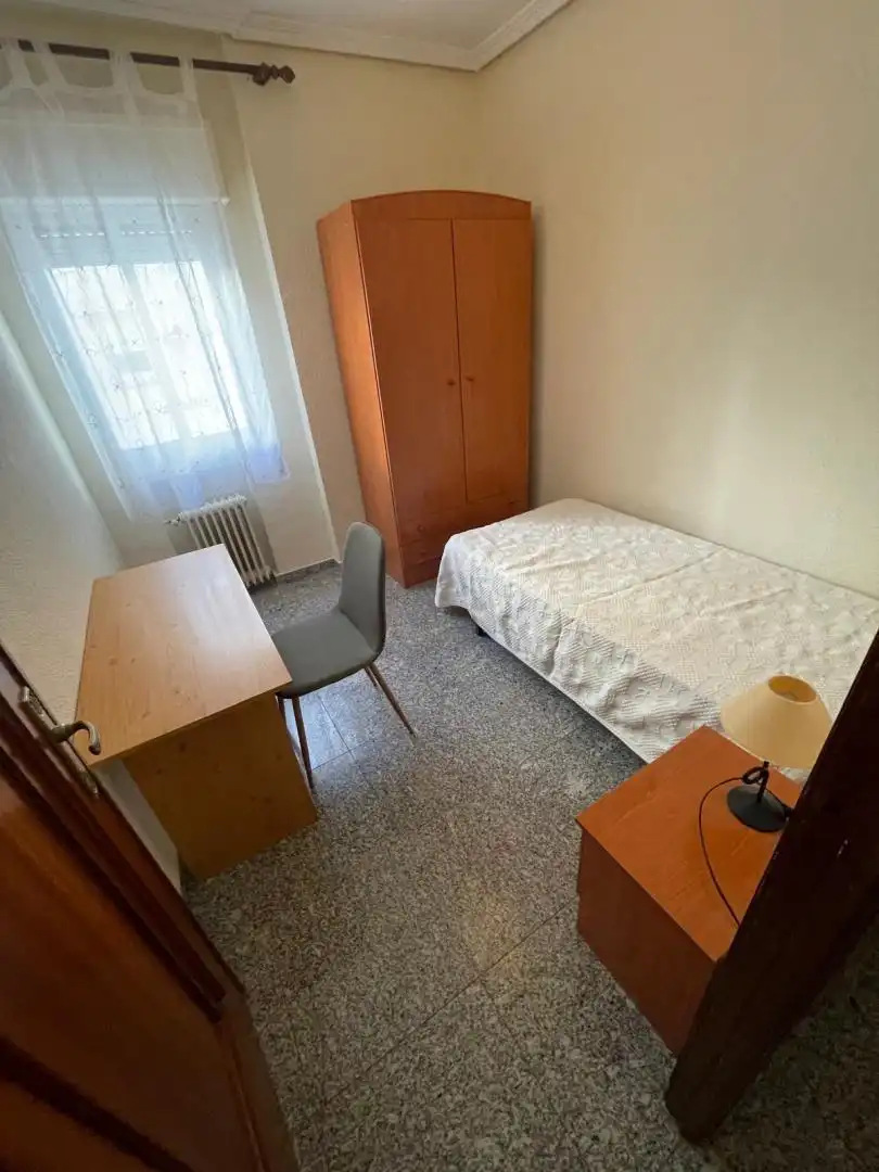 Room in Calle Francisco Luján, Santa Marina