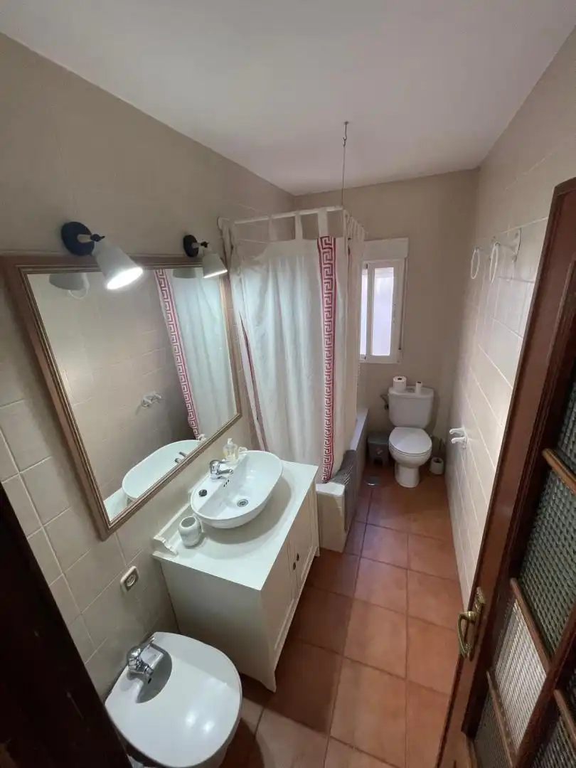 Room in Calle Francisco Luján, Santa Marina