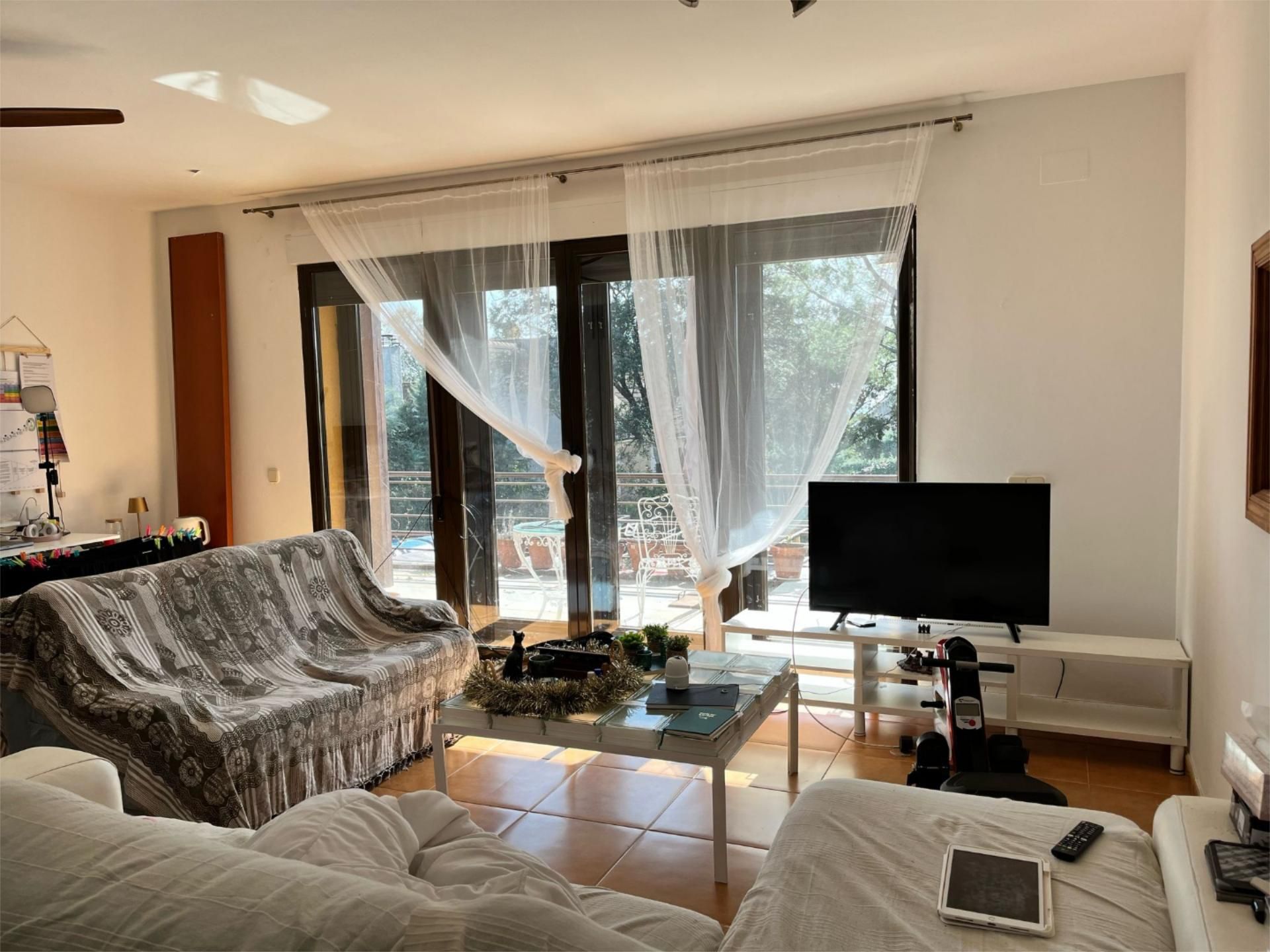 Sala d'estar de Planta baixa de lloguer en Valdemorillo amb Calefacció, Jardí privat i Parquet