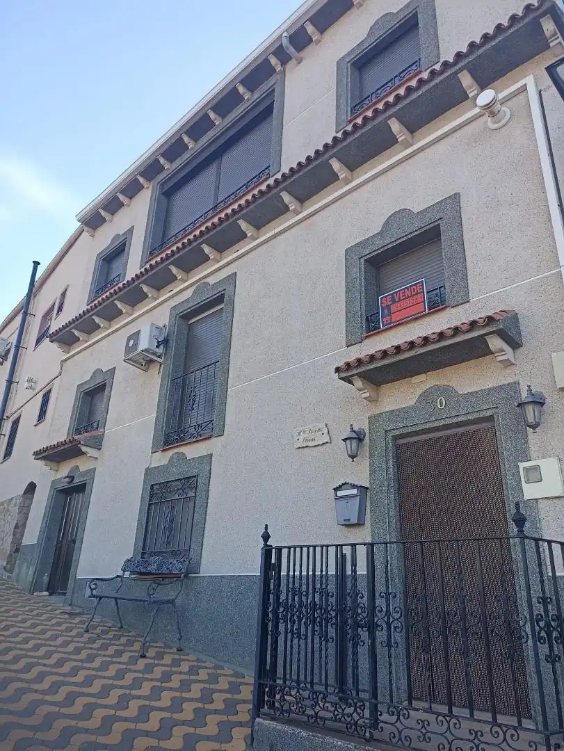 Casa adosada en venda a Calle Mirador, 30, Chiclana de Segura Vista exterior de Casa adosada en venda en Chiclana de Segura amb Aire condicionat, Calefacció i Terrassa