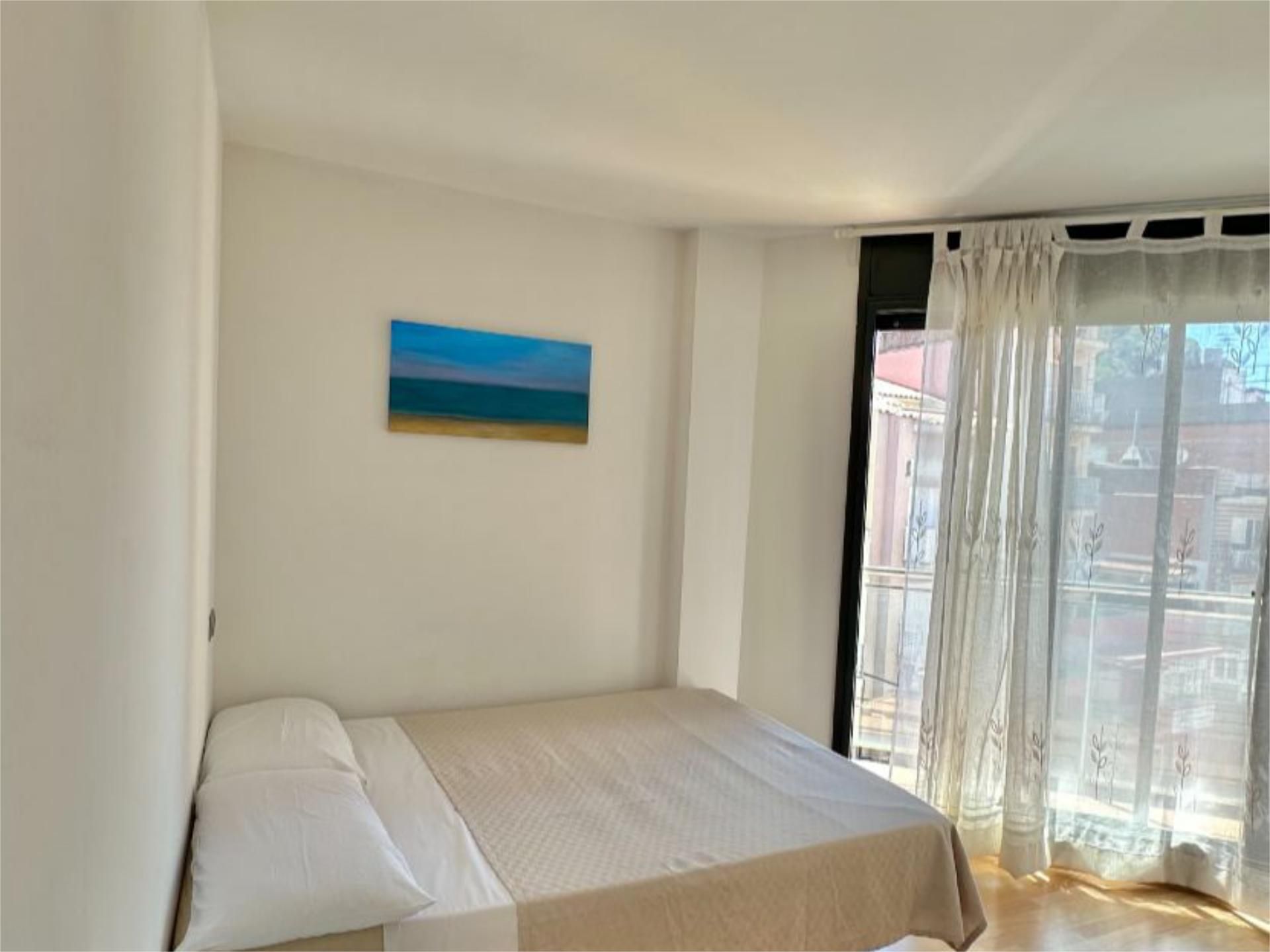 Dormitori de Pis de lloguer en Blanes amb Balcó