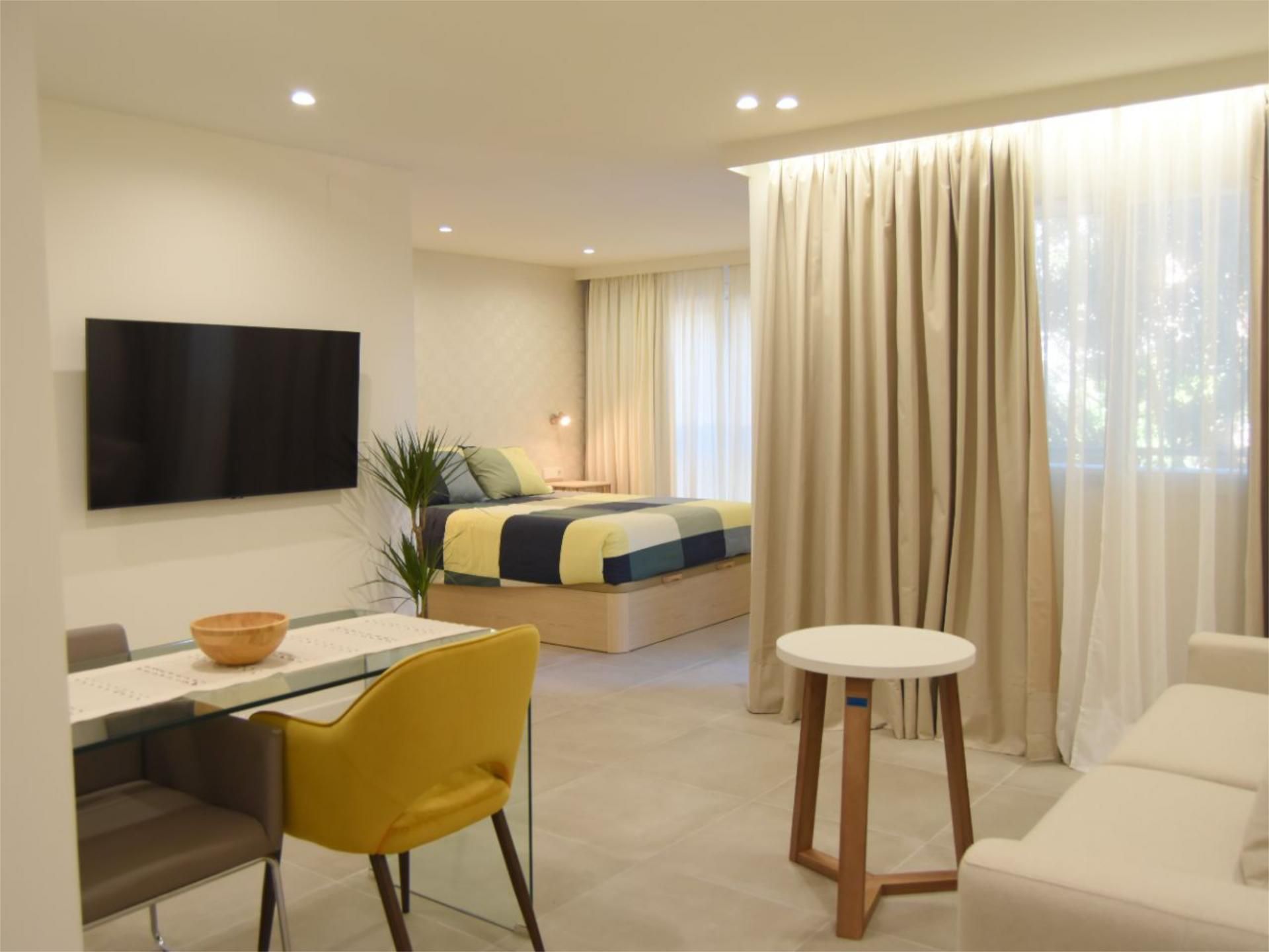 Dormitori de Estudi de lloguer en Málaga Capital amb Aire condicionat, Calefacció i Terrassa