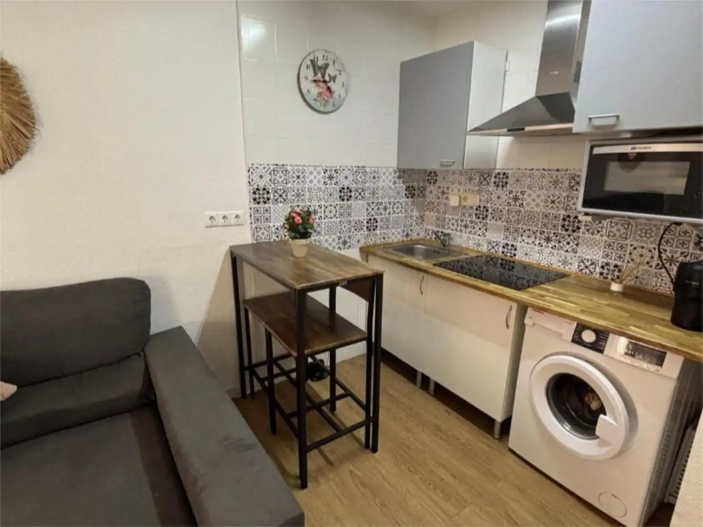 Küche von Wohnung zum Verkauf in Torrevieja mit Klimaanlage, Heizung und Privatgarten