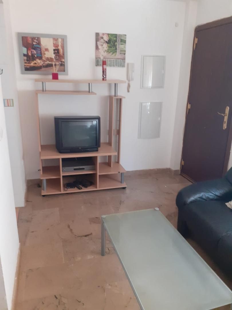 Pis de lloguer a GR-3304, 52, San Cayetano Sala d'estar de Pis de lloguer en Churriana de la Vega amb Rentadora i Videoporter