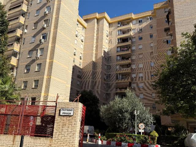 Piso en Venta en Calle Héroe de Sostoa, 200 en La Luz - El Torcal