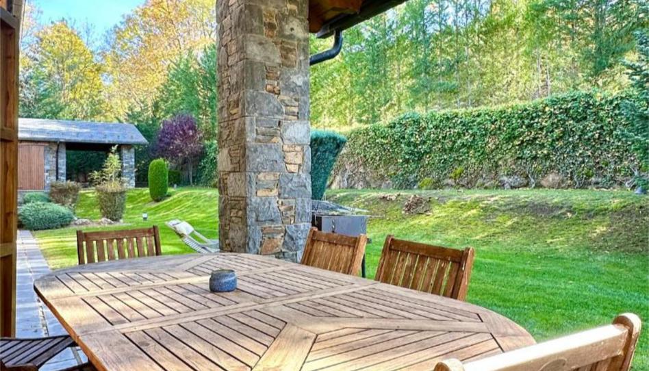 Casa adosada en venta en Carrer del Cadí, 27, Fontanals de Cerdanya, Girona - imagen 1 Foto 1 de Casa adosada en venta en Carrer del Cadí, 27, Fontanals de Cerdanya, Girona