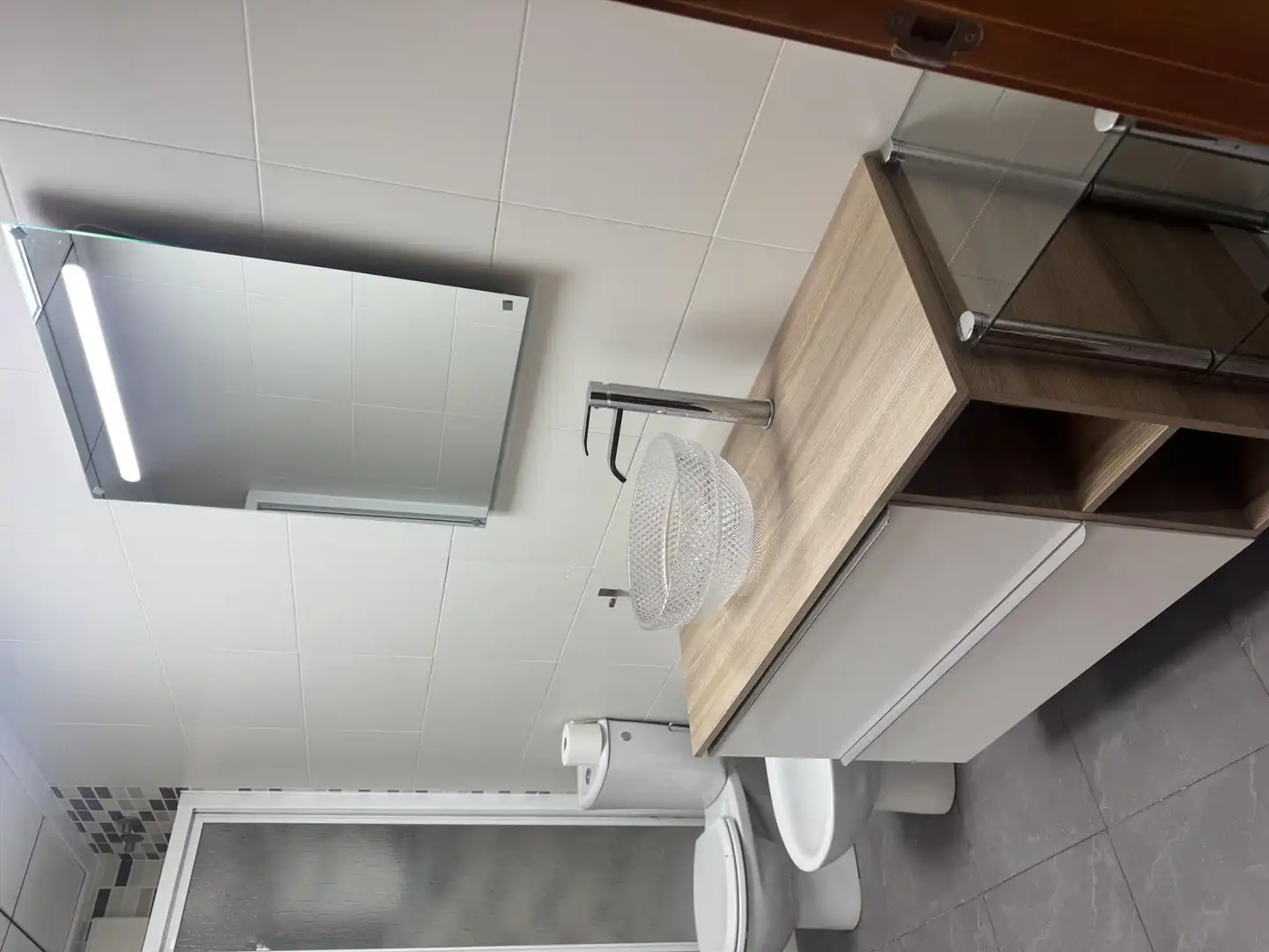 Wohnung zur Miete in Avenida de Madrid, 25, Pueblo Badezimmer von Wohnung zur Miete in Guardamar del Segura mit Klimaanlage, Terrasse und Möbliert