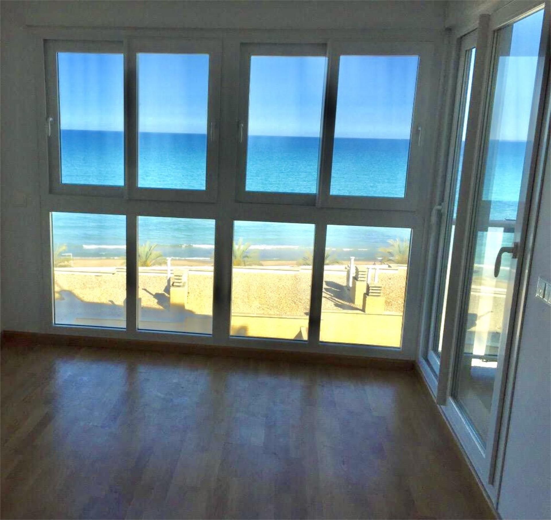 Flat for sale in Carrer de Sorolla, 1, El Campello Bedroom of Flat for sale in El Campello with Air Conditioner, Terrace and Swimming Pool