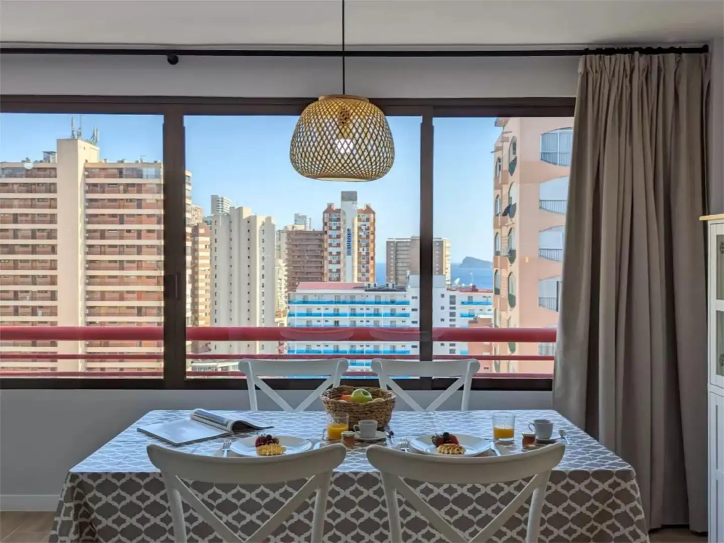 Piso de alquiler en Avinguda Ametlla de Mar, 20, Rincón Alto Habitación de Piso de alquiler en Benidorm con Aire acondicionado y Piscina