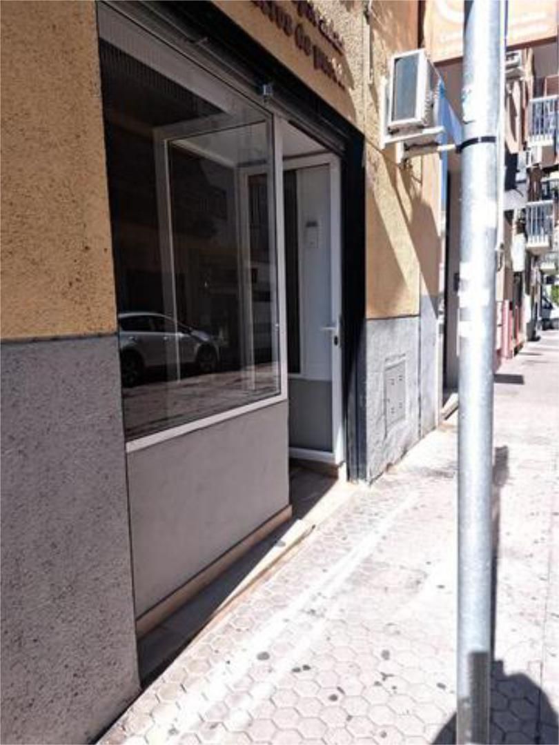 Local de alquiler en La Calzada - La Florida Vista exterior de Local de alquiler en Sevilla Capital con Aire acondicionado
