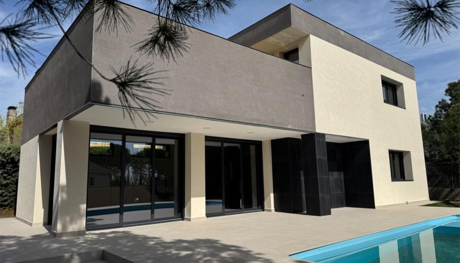 Casa o chalet en venta en Calle Bidasoa, 1, Pino Alto - Navarredonda, Madrid - imagen 1 Foto 1 de Casa o chalet en venta en Calle Bidasoa, 1, Pino Alto - Navarredonda, Madrid