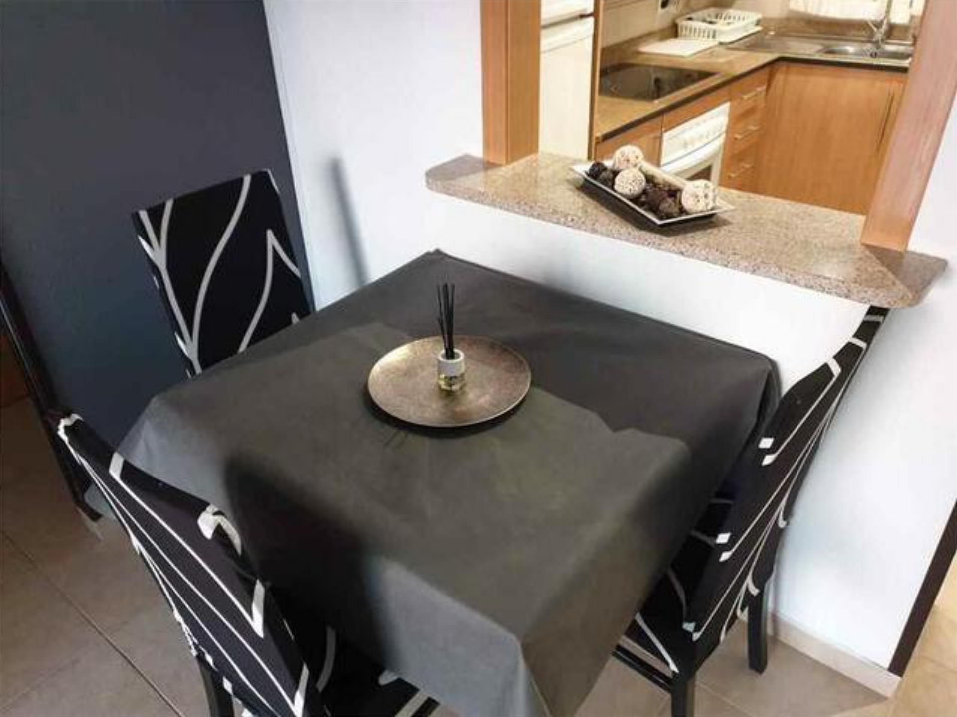 Menjador de Pis per a compartir en Oropesa del Mar / Orpesa amb Calefacció, Jardí privat i Terrassa