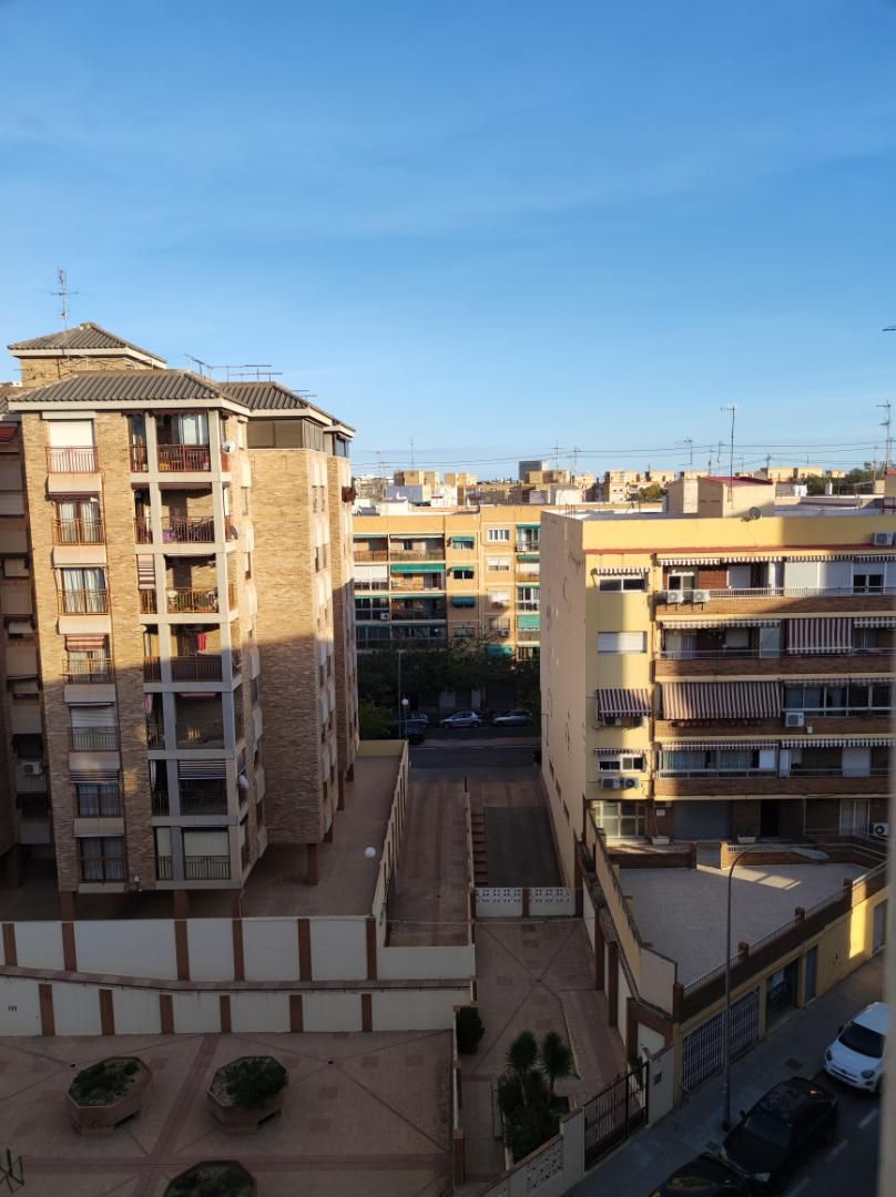 Piso en venta en Pasaje Metal, 2, San Fernando - Princesa Mercedes Vista exterior de Piso en venta en Alicante / Alacant con Aire acondicionado y Balcón