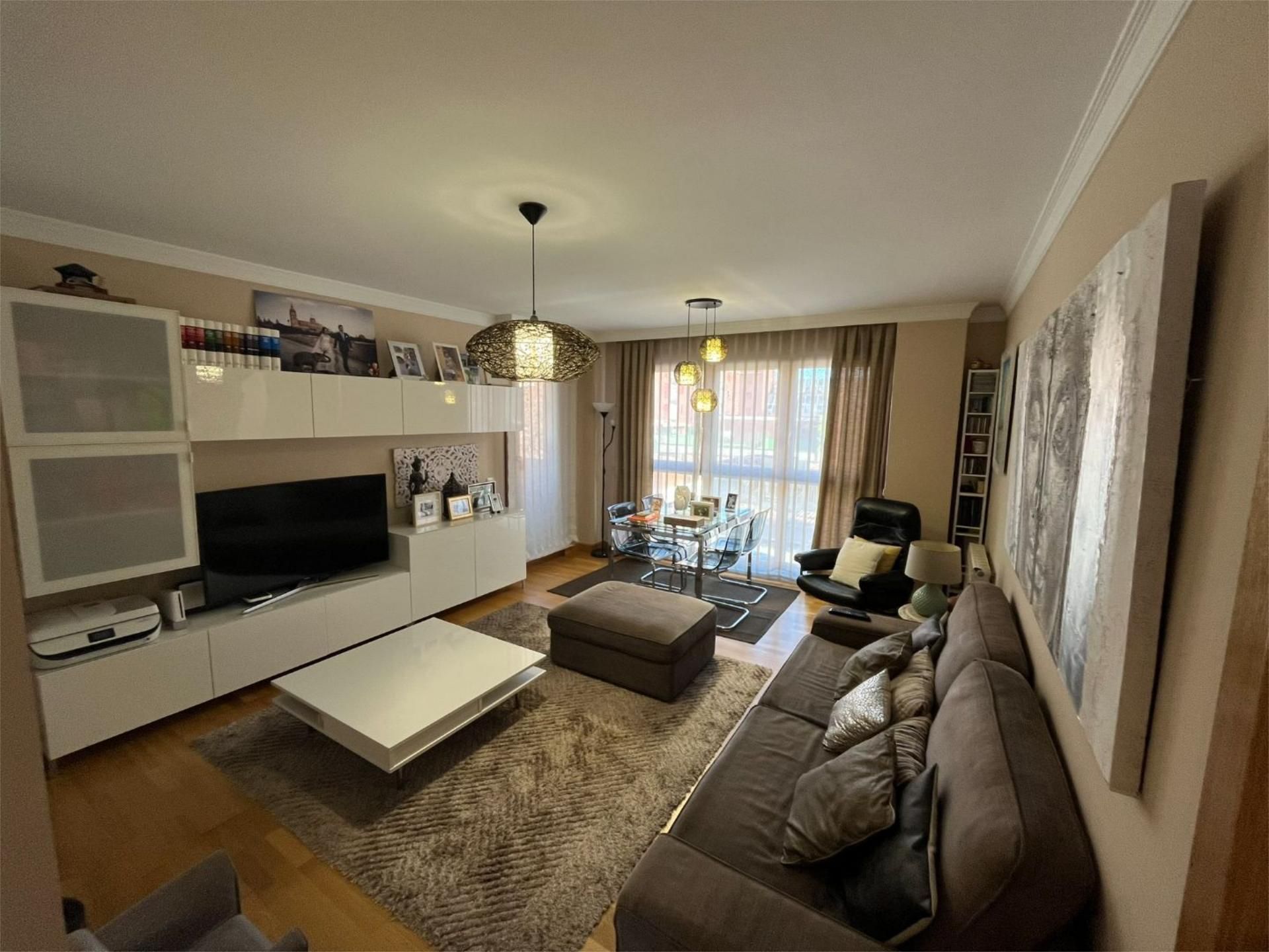 Sala de estar de Piso en venta en Valladolid Capital con Aire acondicionado, Calefacción y Trastero