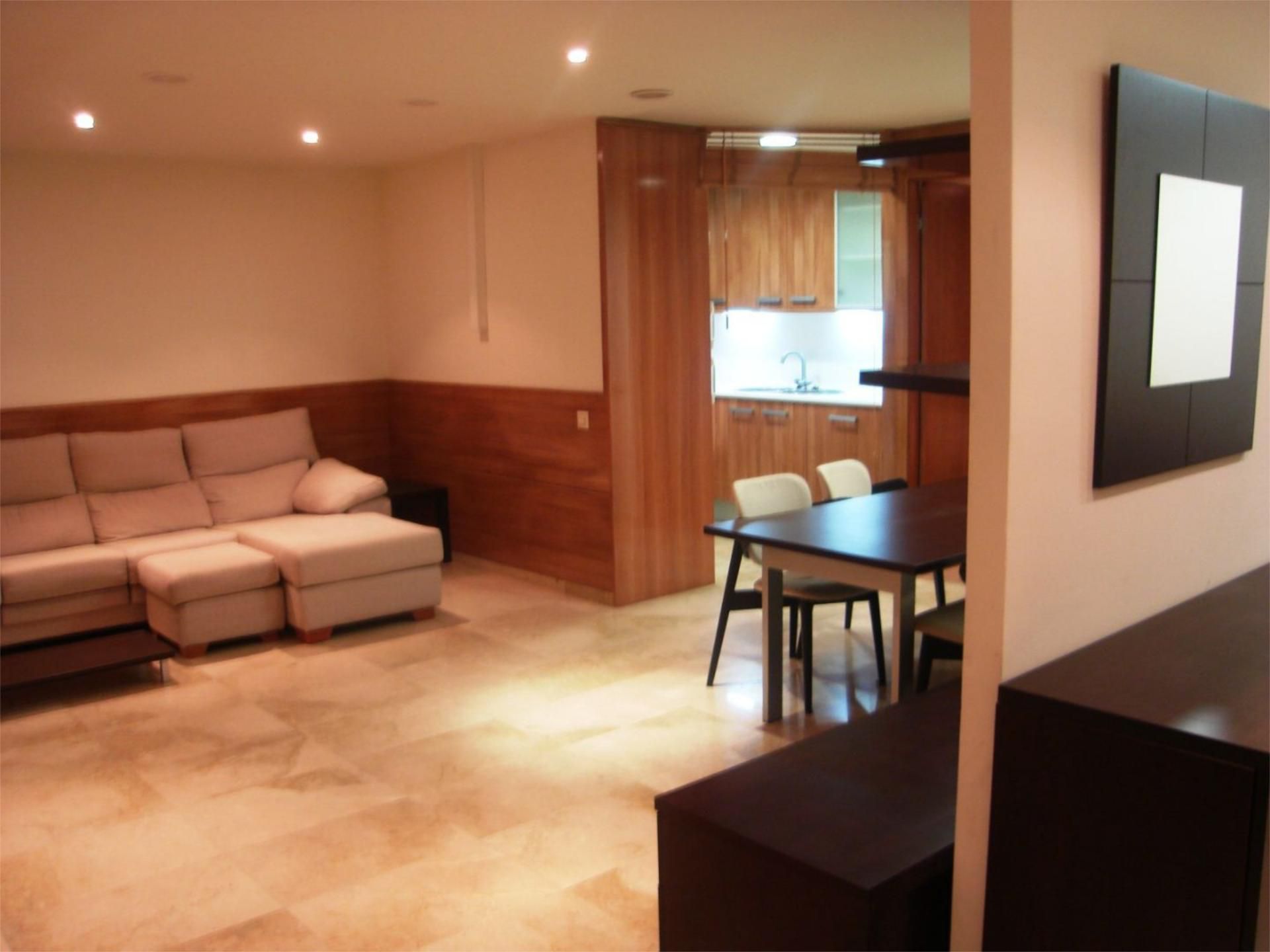 Planta baja to rent in  Barcelona Capital  with Heating and Furnished