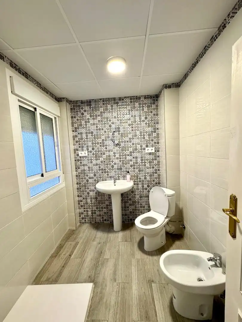 Bathroom of Flat for sale in Puente Genil  with Terrace and Washing machine