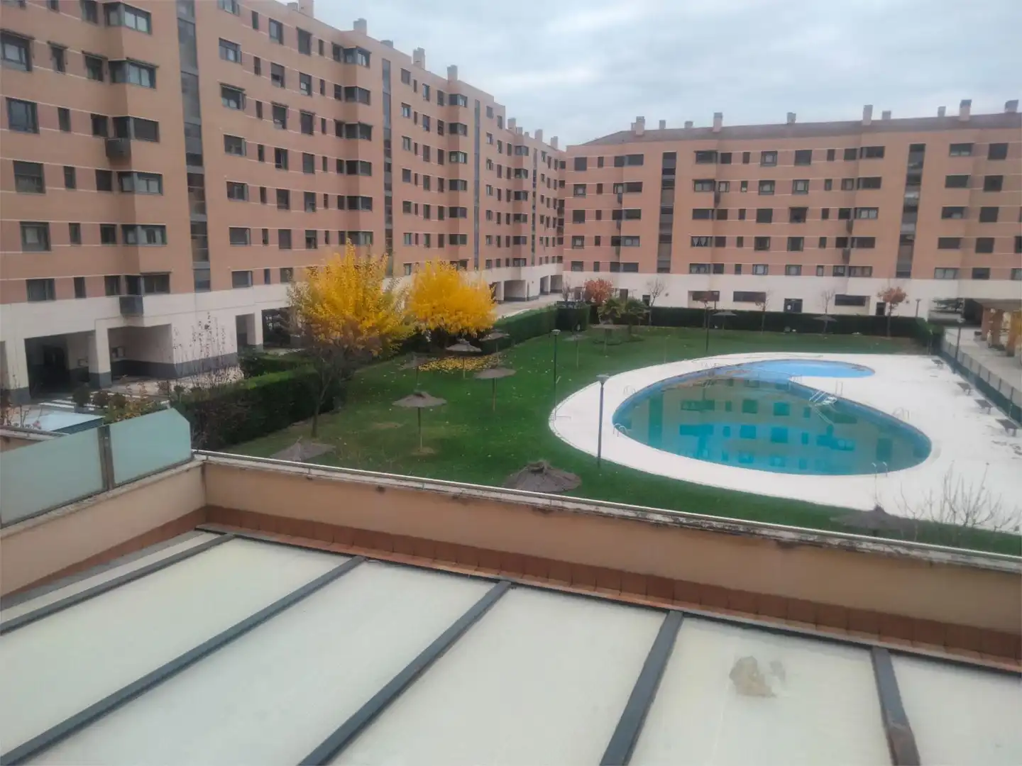 Piso en venta en Paseo de Zorrilla, 155, La Rubia Piscina de Piso en venta en Valladolid con Calefacción, Jardín privado y Parquet